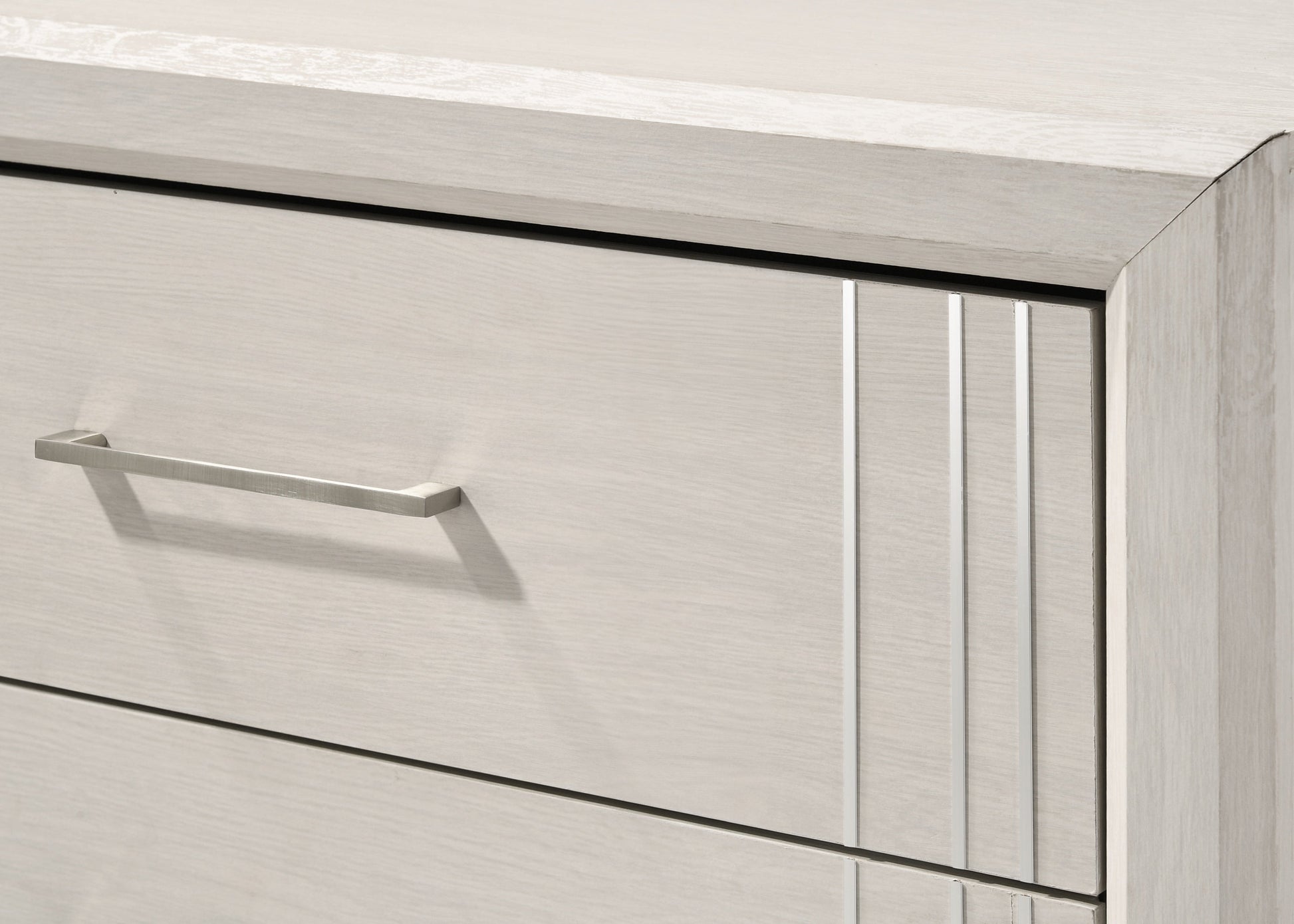 Charlie White Queen Panel Bed - SET | B9230-Q-HBFB | B9230-KQ-RAIL - Luna Furniture - Dallas Store
