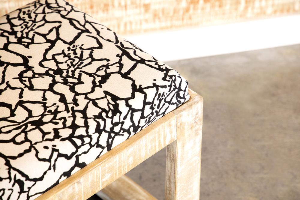 Aiden Black/White Sled Leg Upholstered Accent Bench - 914138 - Luna Furniture - Dallas Store
