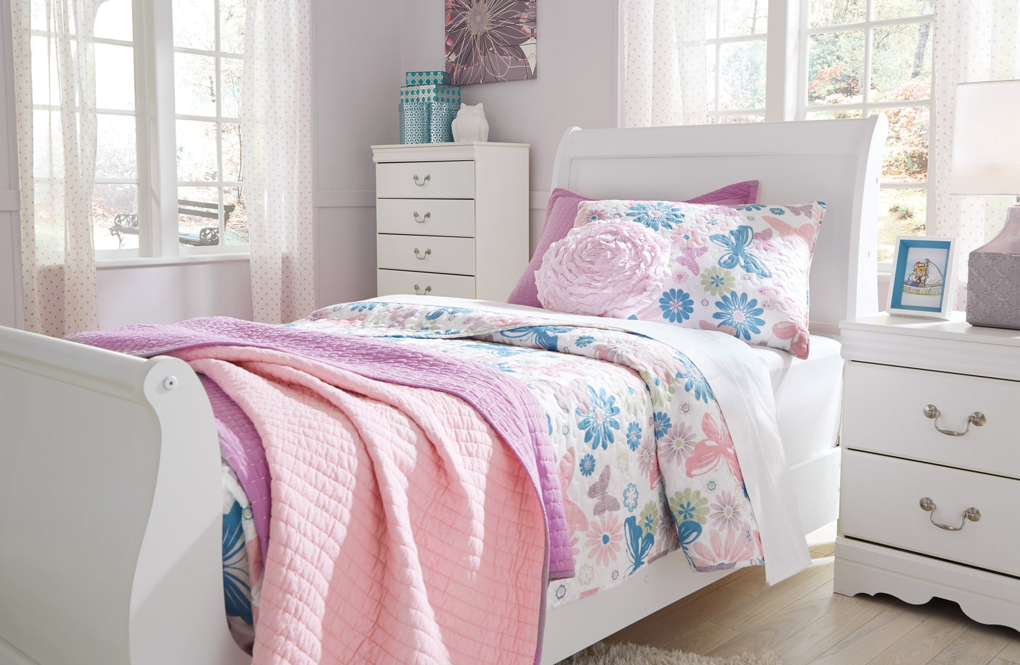 Anarasia White Sleigh Youth Bedroom Set - SET | B129-84 | B129-87 | B129-88 | B129-92 | B129-46 - Luna Furniture - Dallas Store