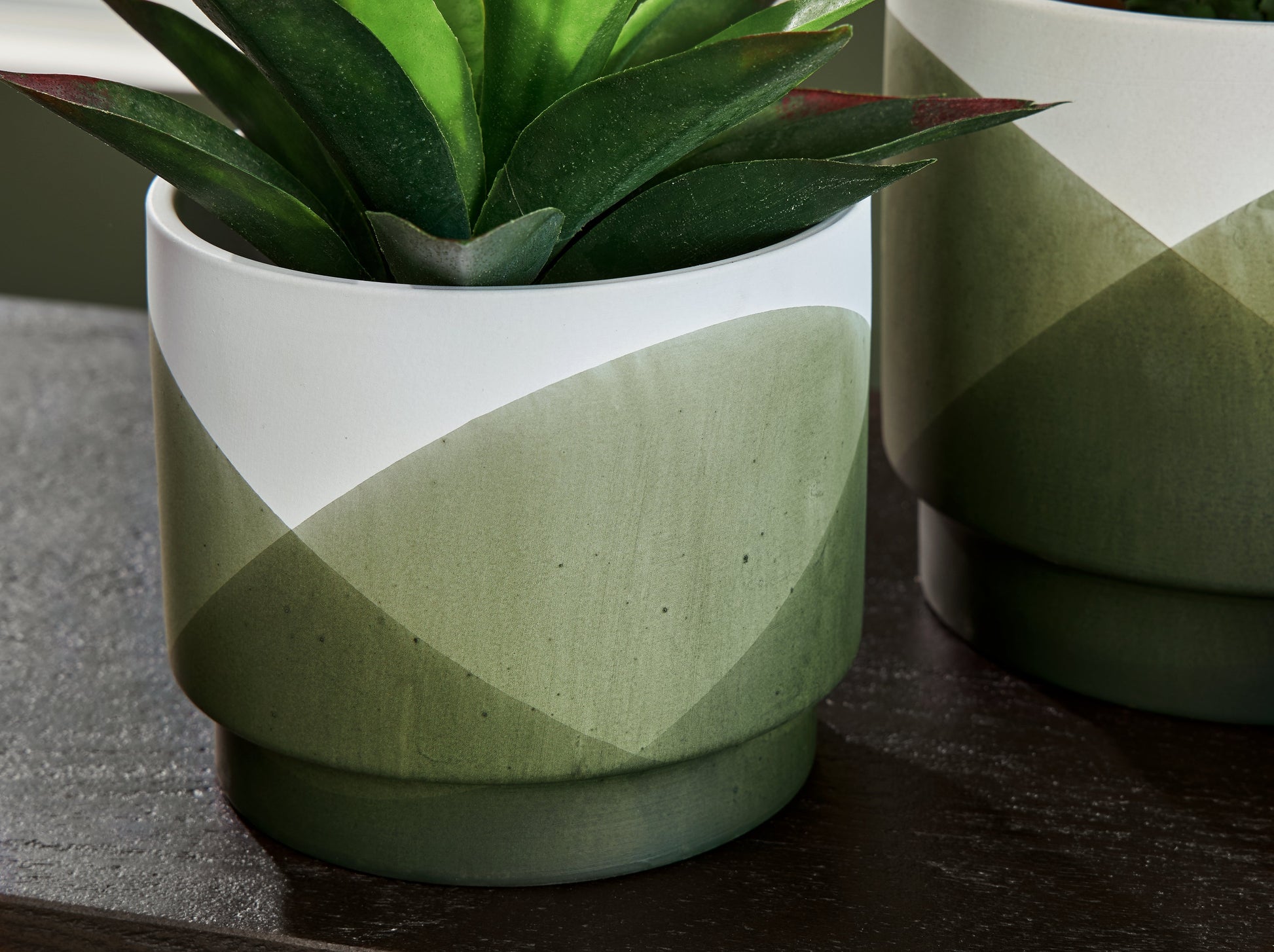 Ardenridge Green/White Planter, Set of 2 - A2000579 - Luna Furniture - Dallas Store