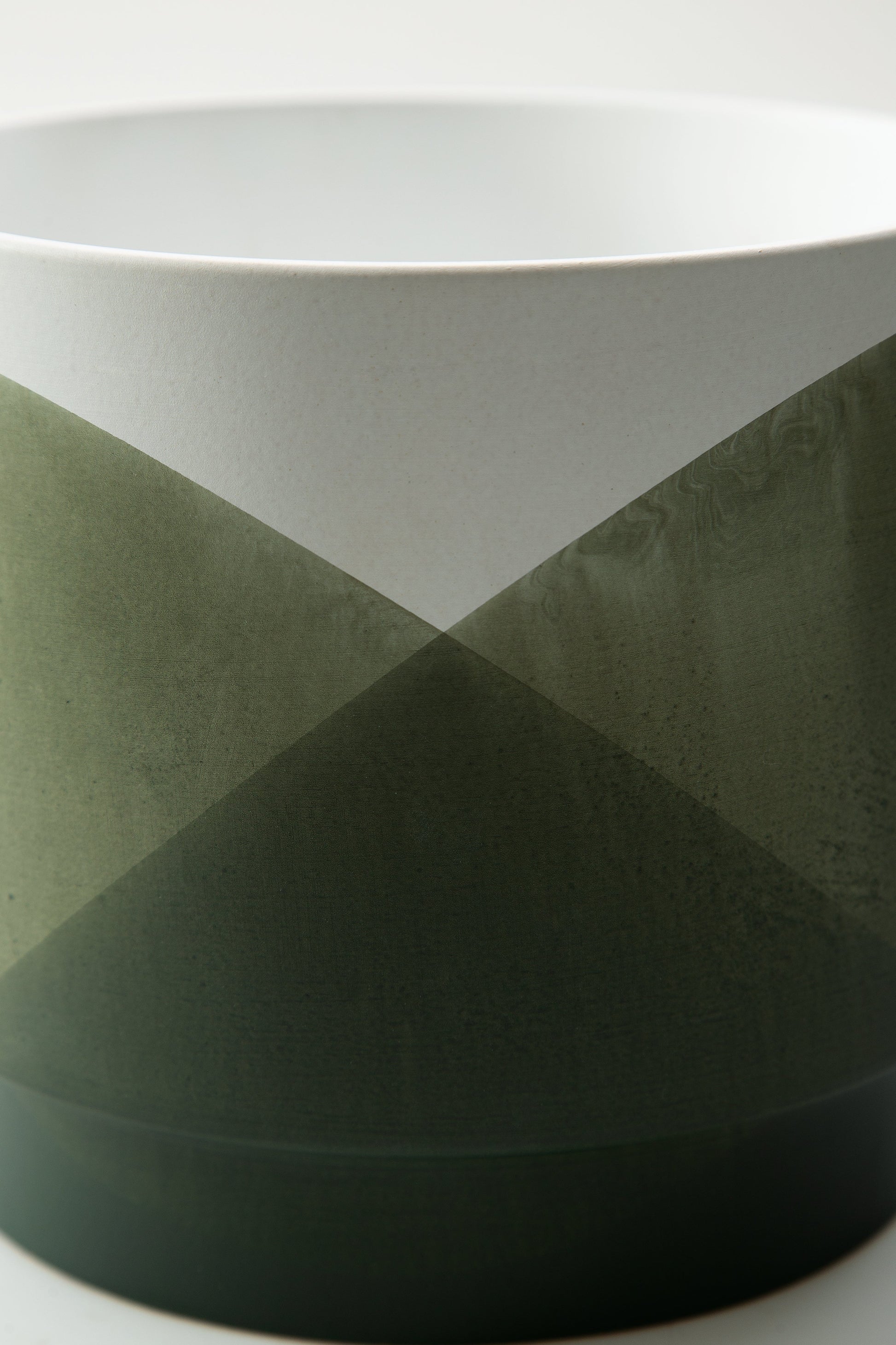 Ardenridge Green/White Planter, Set of 2 - A2000579 - Luna Furniture - Dallas Store