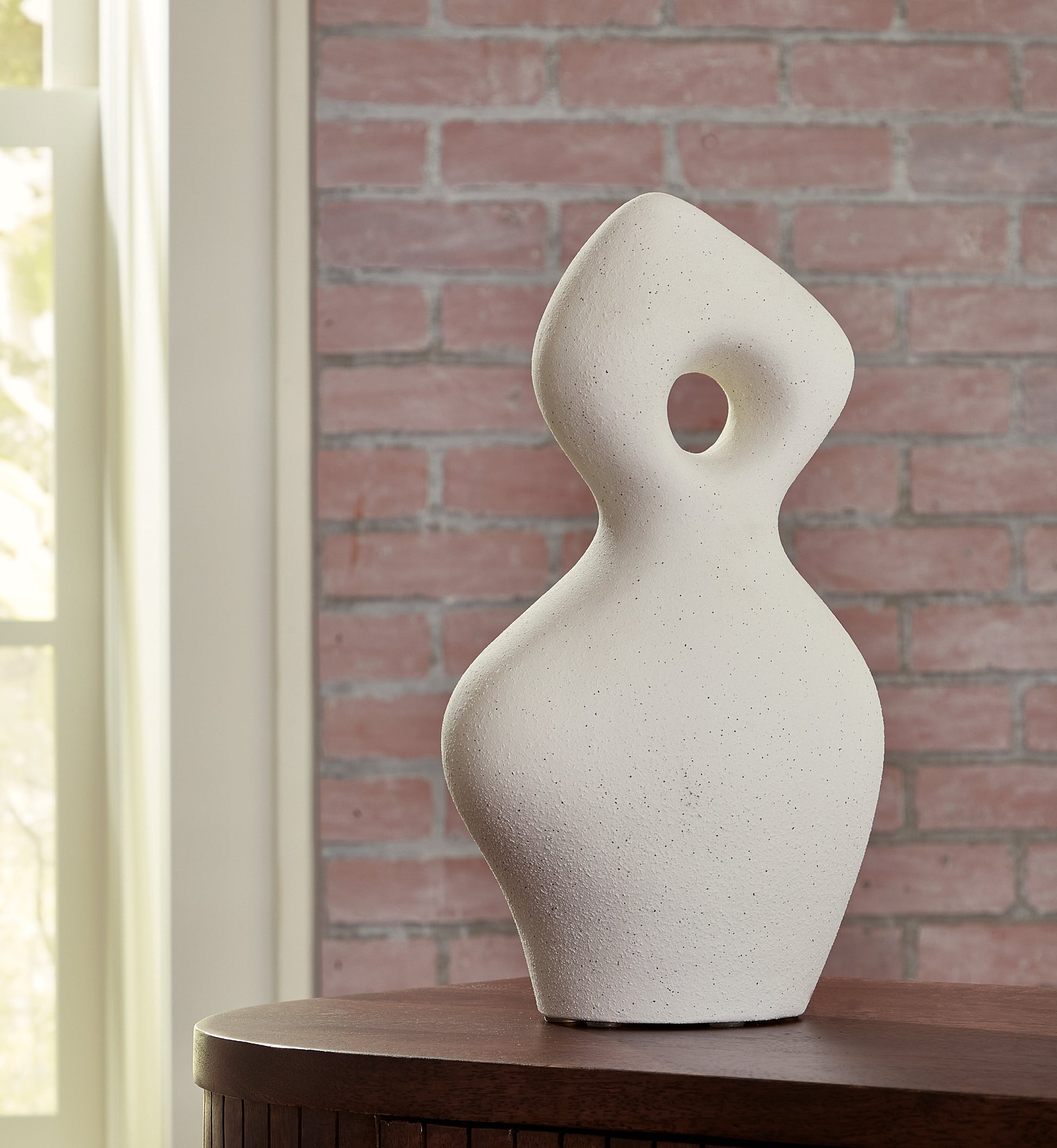 Arthrow Off White Sculpture - A2000650 - Luna Furniture - Dallas Store