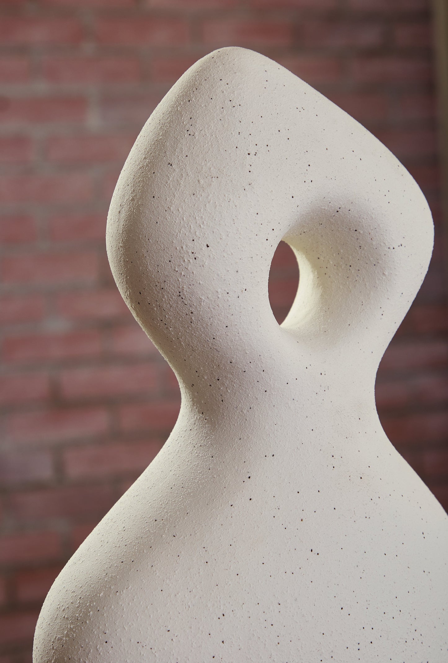 Arthrow Off White Sculpture - A2000650 - Luna Furniture - Dallas Store
