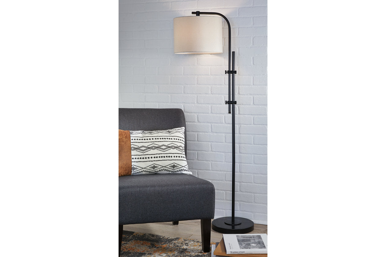 Baronvale Black Floor Lamp - L206041 - Luna Furniture - Dallas Store