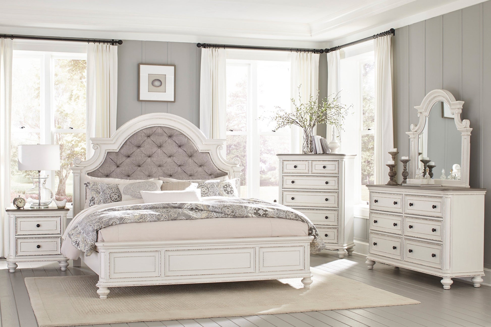 Baylesford Antique White Chest - 1624W-9 - Luna Furniture - Dallas Store