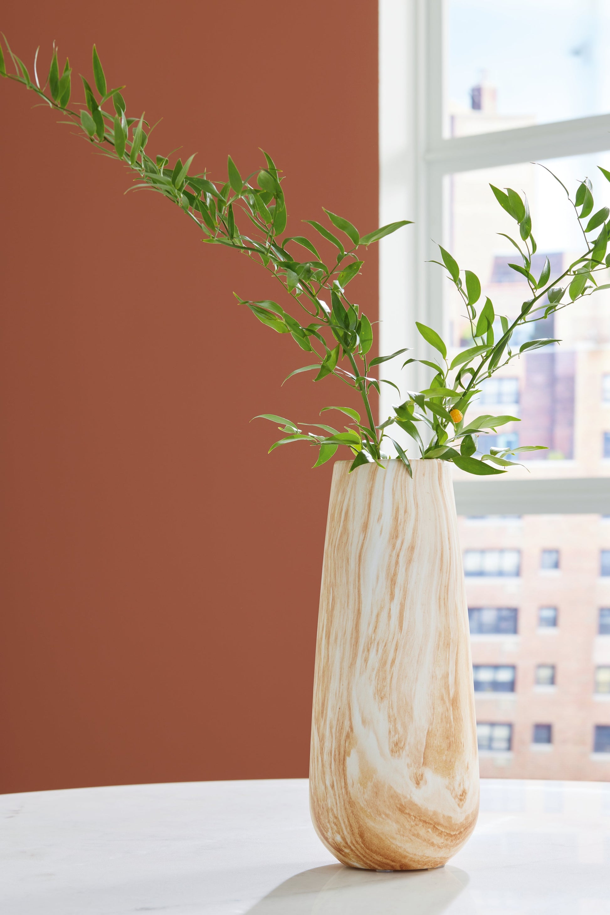 Cammen Tan/White Vase - A2000647 - Luna Furniture - Dallas Store