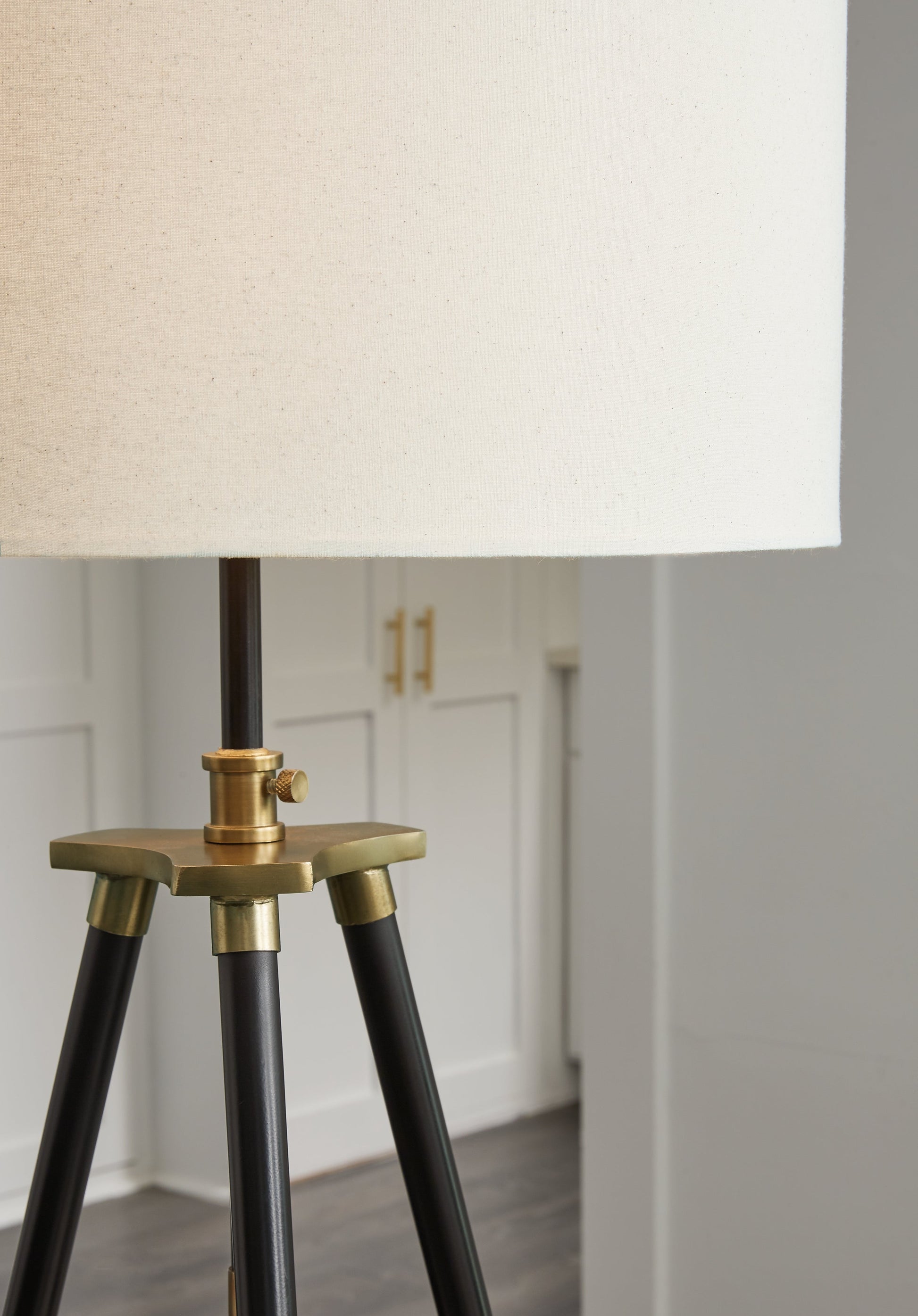 Cashner Black/Gold Finish Floor Lamp - L206101 - Luna Furniture - Dallas Store