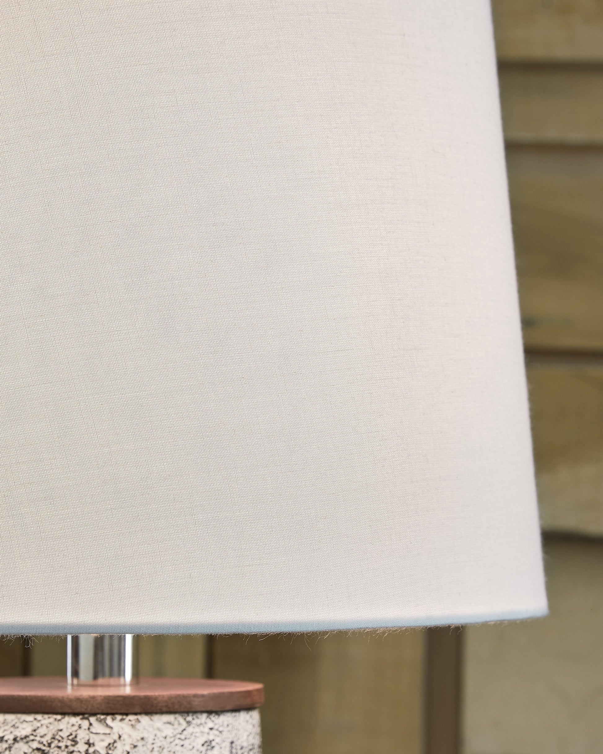 Chaston Antique White Table Lamp, Set of 2 - L204464 - Luna Furniture - Dallas Store
