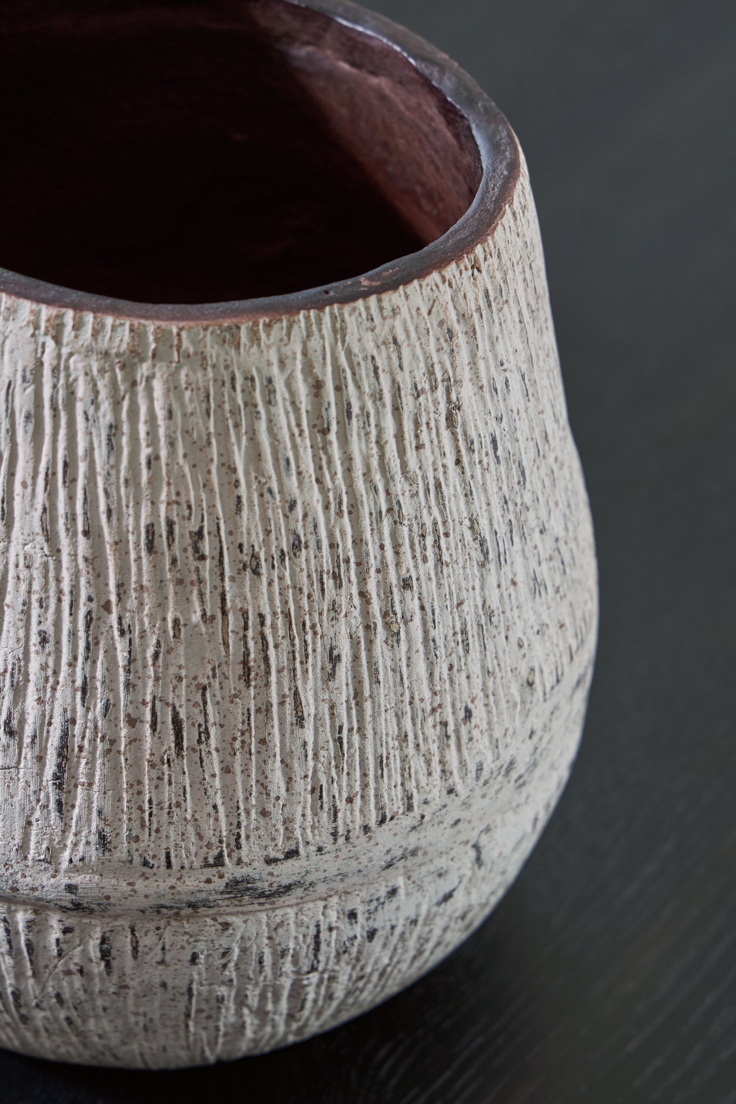 Claymount Distressed Brown Vase - A2000635 - Luna Furniture - Dallas Store