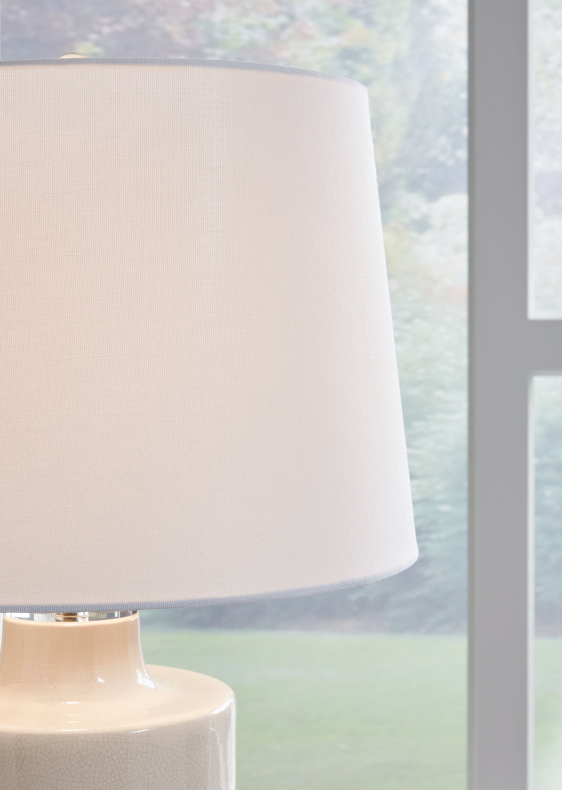 Cylener Off White Table Lamp - L100794 - Luna Furniture - Dallas Store