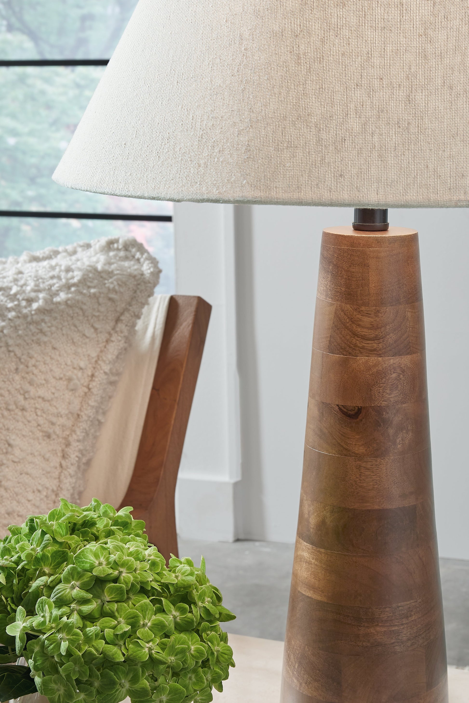 Danset Brown Table Lamp - L329104 - Luna Furniture - Dallas Store