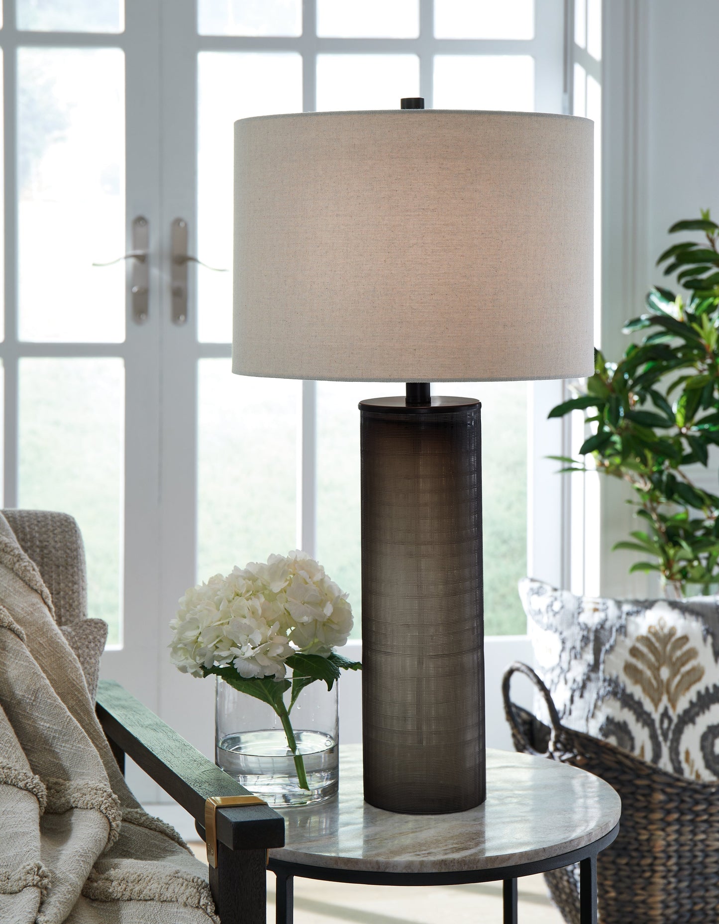 Dingerly Brown Table Lamp - L430824 - Luna Furniture - Dallas Store