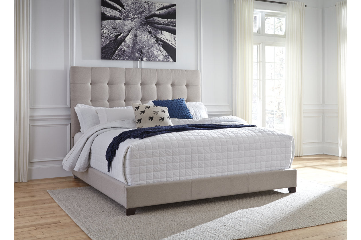 Dolante Beige Queen Upholstered Bed - B130-581 - Luna Furniture - Dallas Store