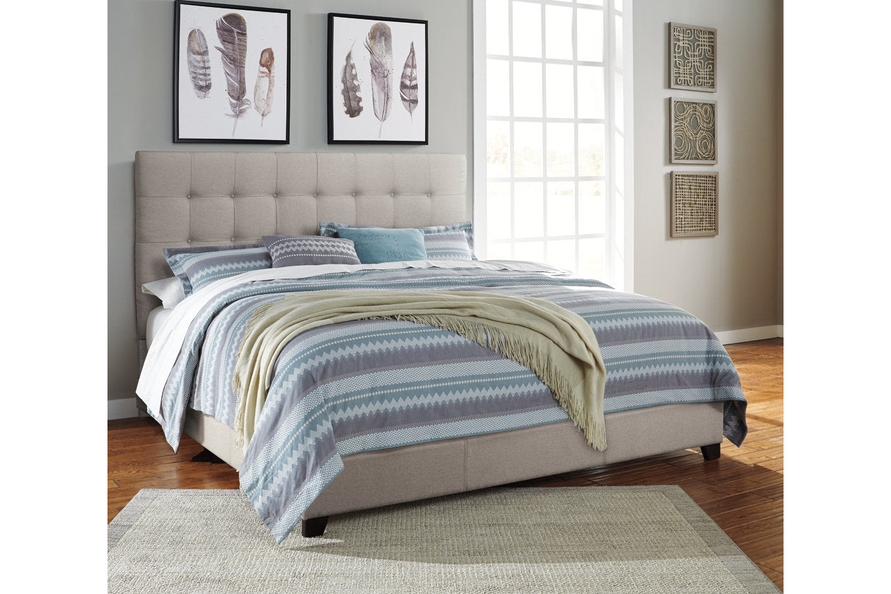 Dolante Beige Queen Upholstered Bed - B130-581 - Luna Furniture - Dallas Store