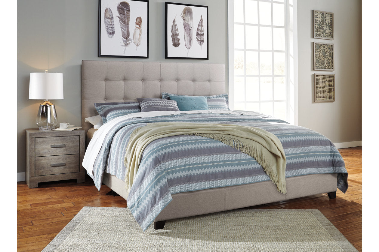 Dolante Beige Queen Upholstered Bed - B130-581 - Luna Furniture - Dallas Store