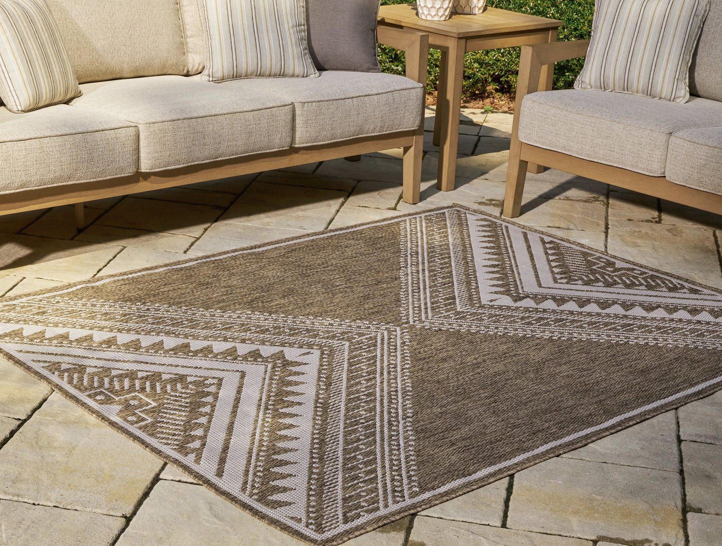 Dunsler Brown/Cream 8' x 10' Rug - R900011 - Luna Furniture - Dallas Store