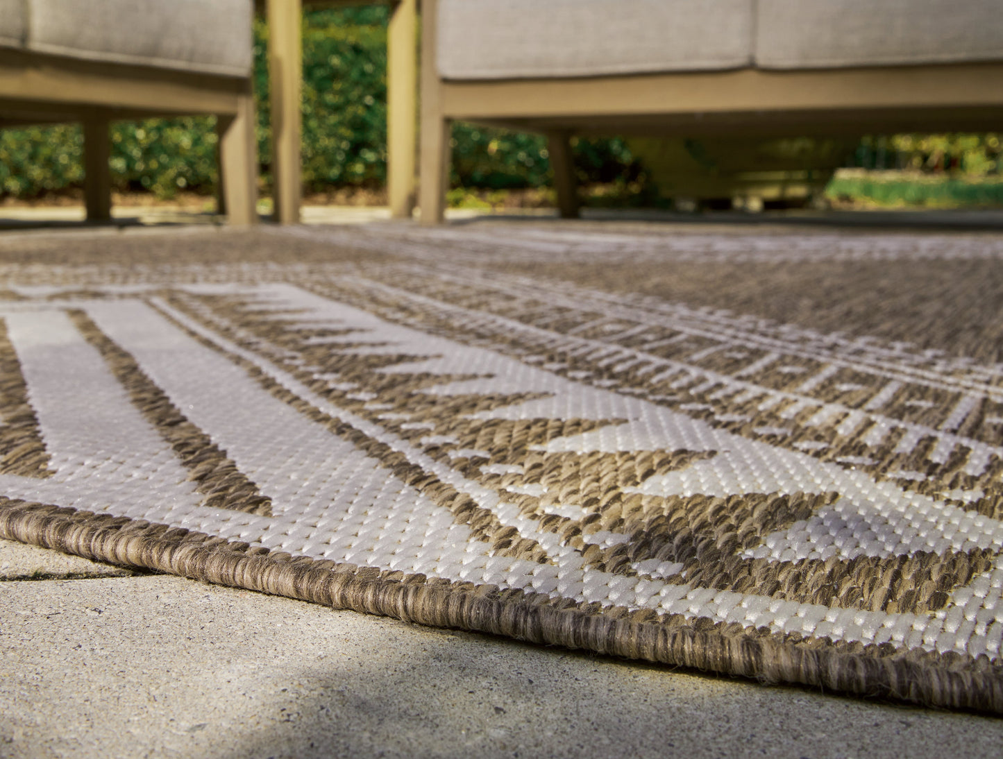 Dunsler Brown/Cream 8' x 10' Rug - R900011 - Luna Furniture - Dallas Store