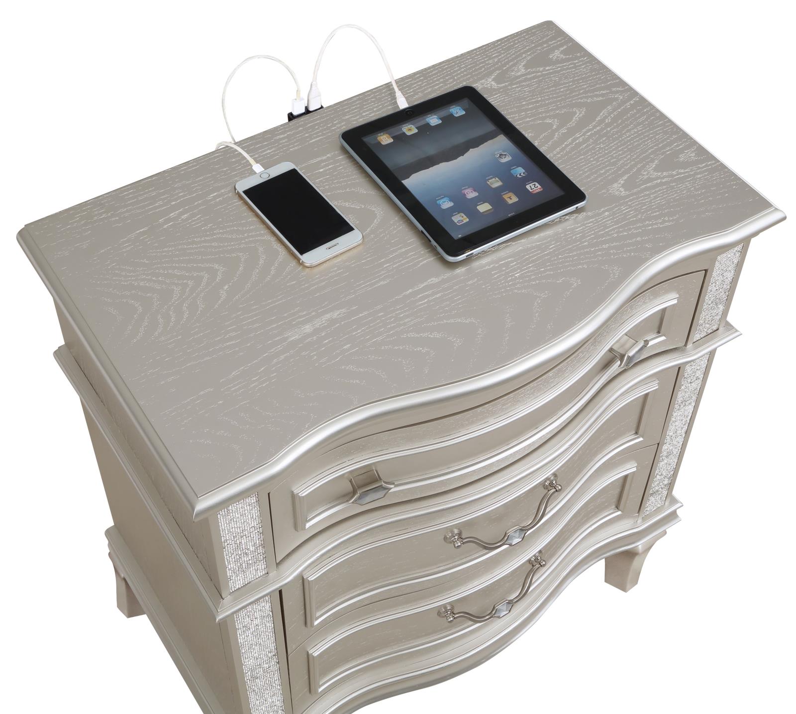 Evangeline 3-Drawer Nightstand Silver Oak - 223392 - Luna Furniture - Dallas Store