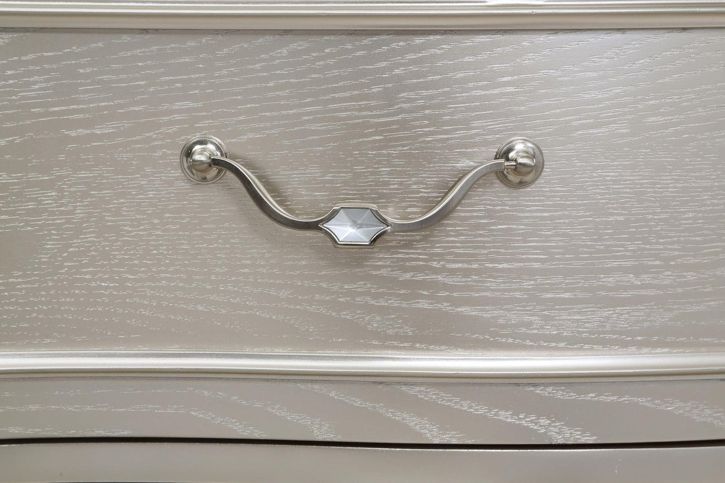 Evangeline 3-Drawer Nightstand Silver Oak - 223392 - Luna Furniture - Dallas Store