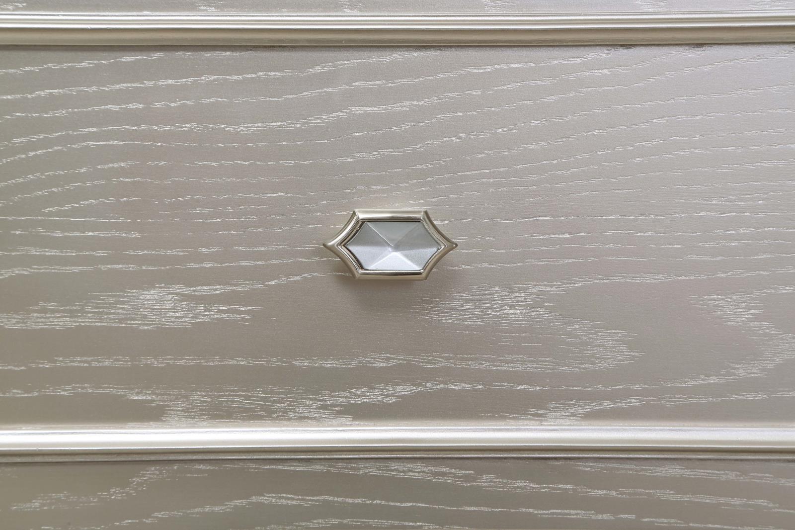 Evangeline Silver Oak 6-Drawer Chest - 223395 - Luna Furniture - Dallas Store