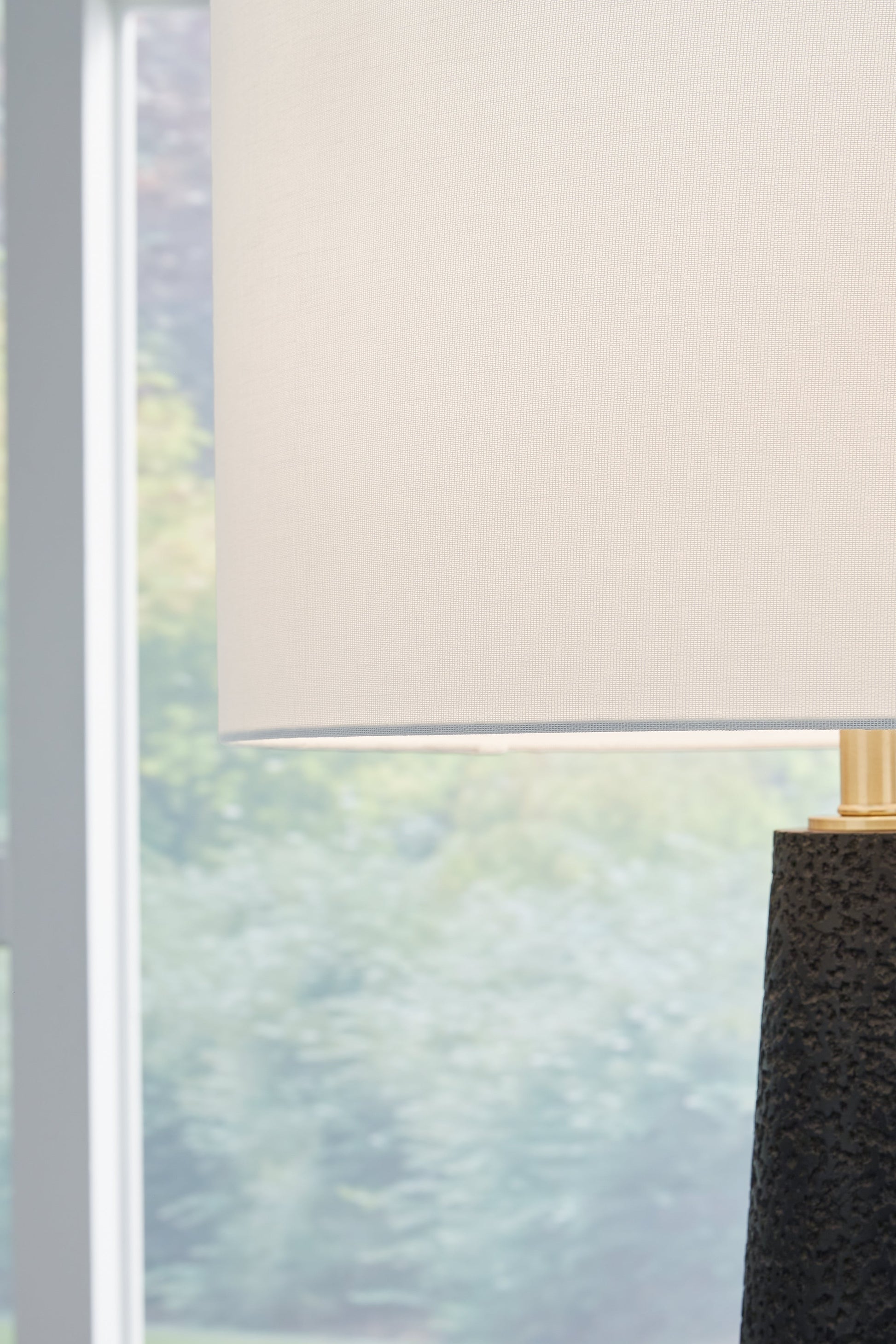 Hallburg Black Floor Lamp - L235761 - Luna Furniture - Dallas Store