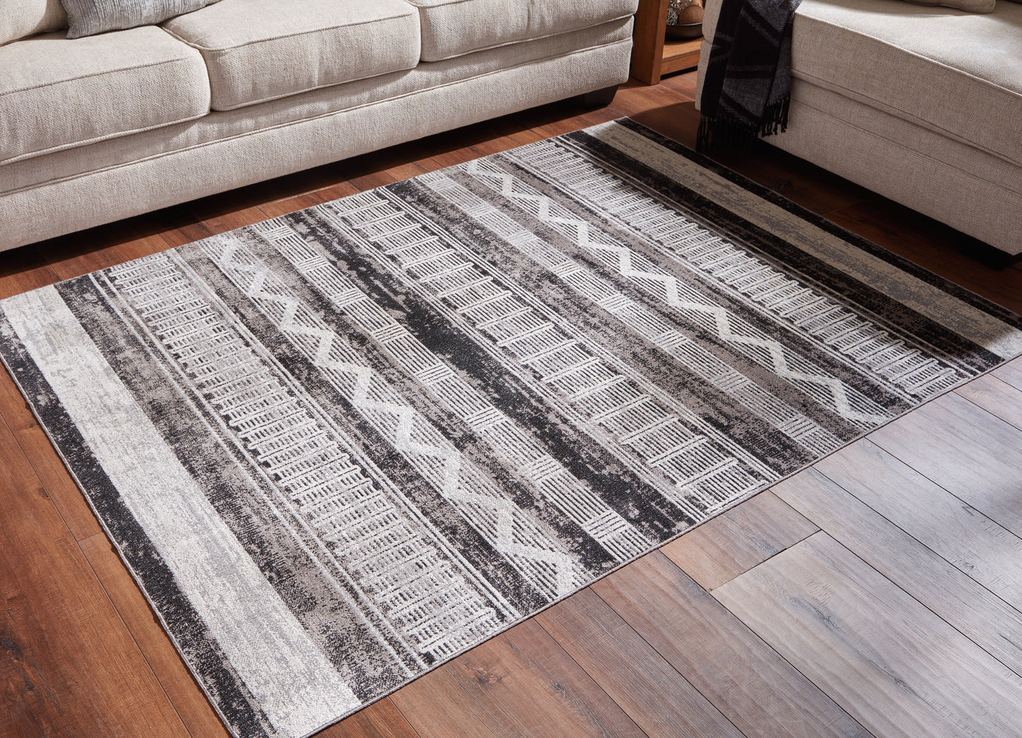 Henchester Multi 5' x 7' Rug - R405992 - Luna Furniture - Dallas Store