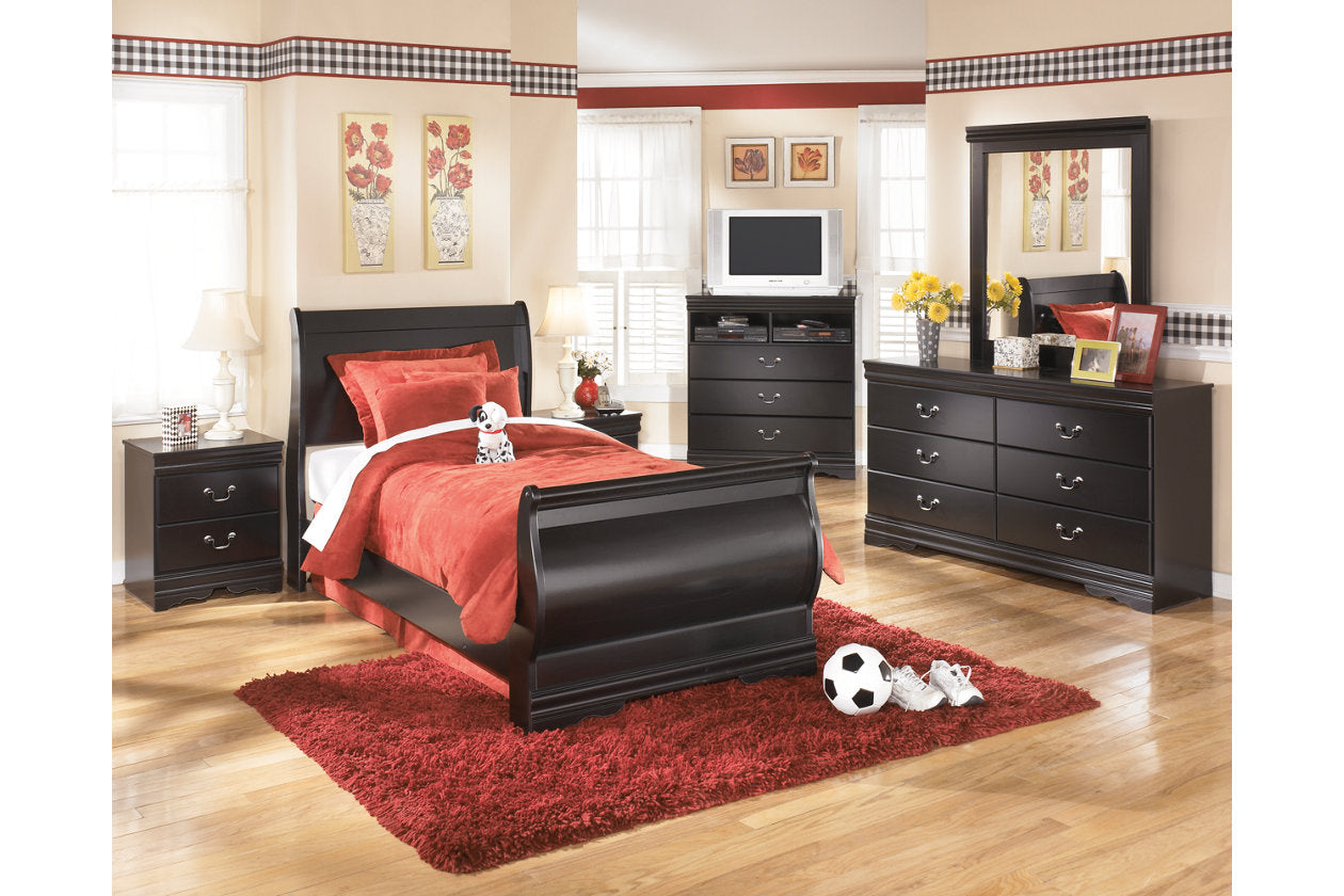 Huey Vineyard Black Dresser - B128-31 - Luna Furniture - Dallas Store