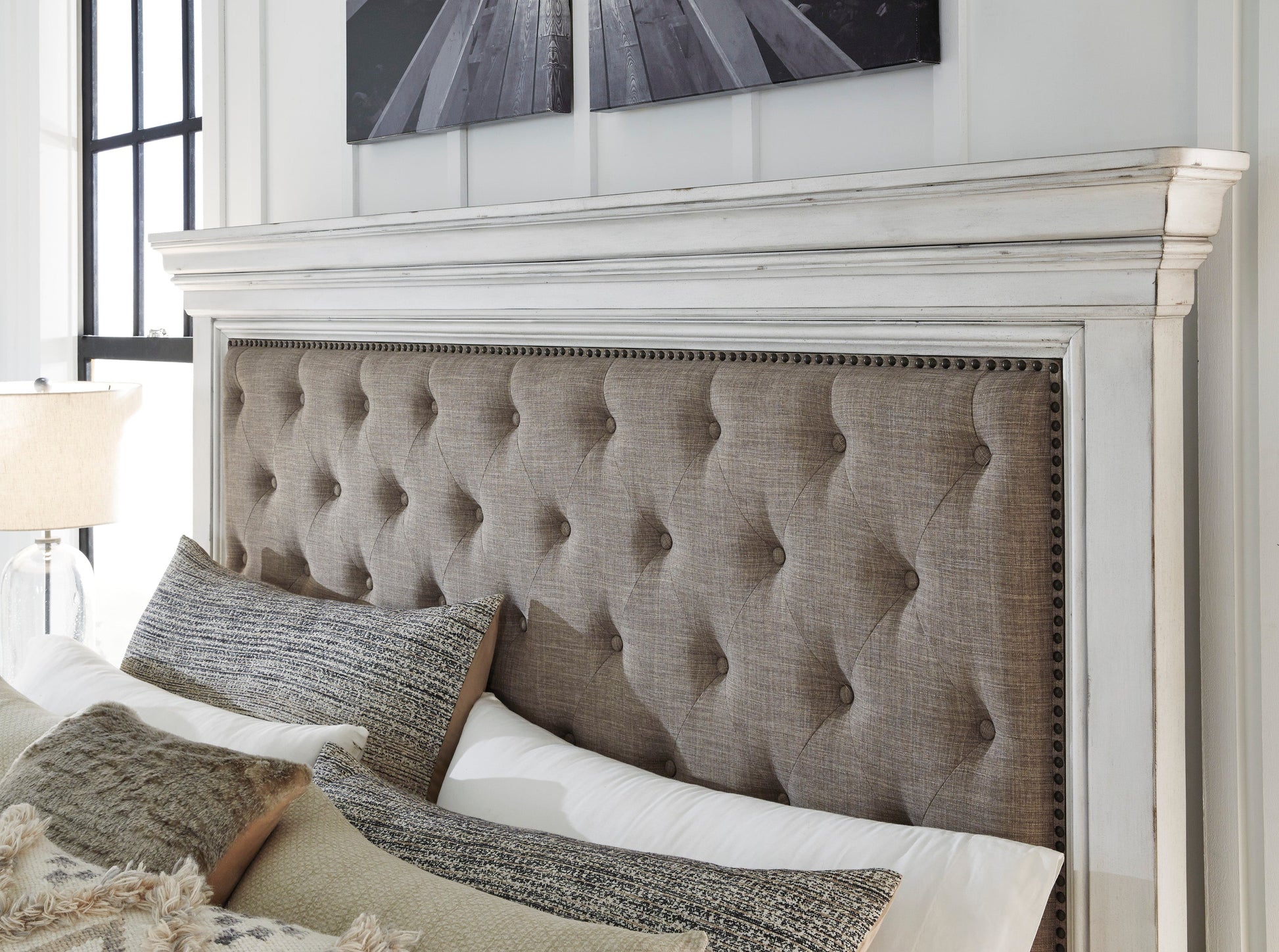 Kanwyn Whitewash Upholstered Panel Bedroom Set - SET | B777-54 | B777-157 | B777-96 | B777-46 | B777-93 - Luna Furniture - Dallas Store