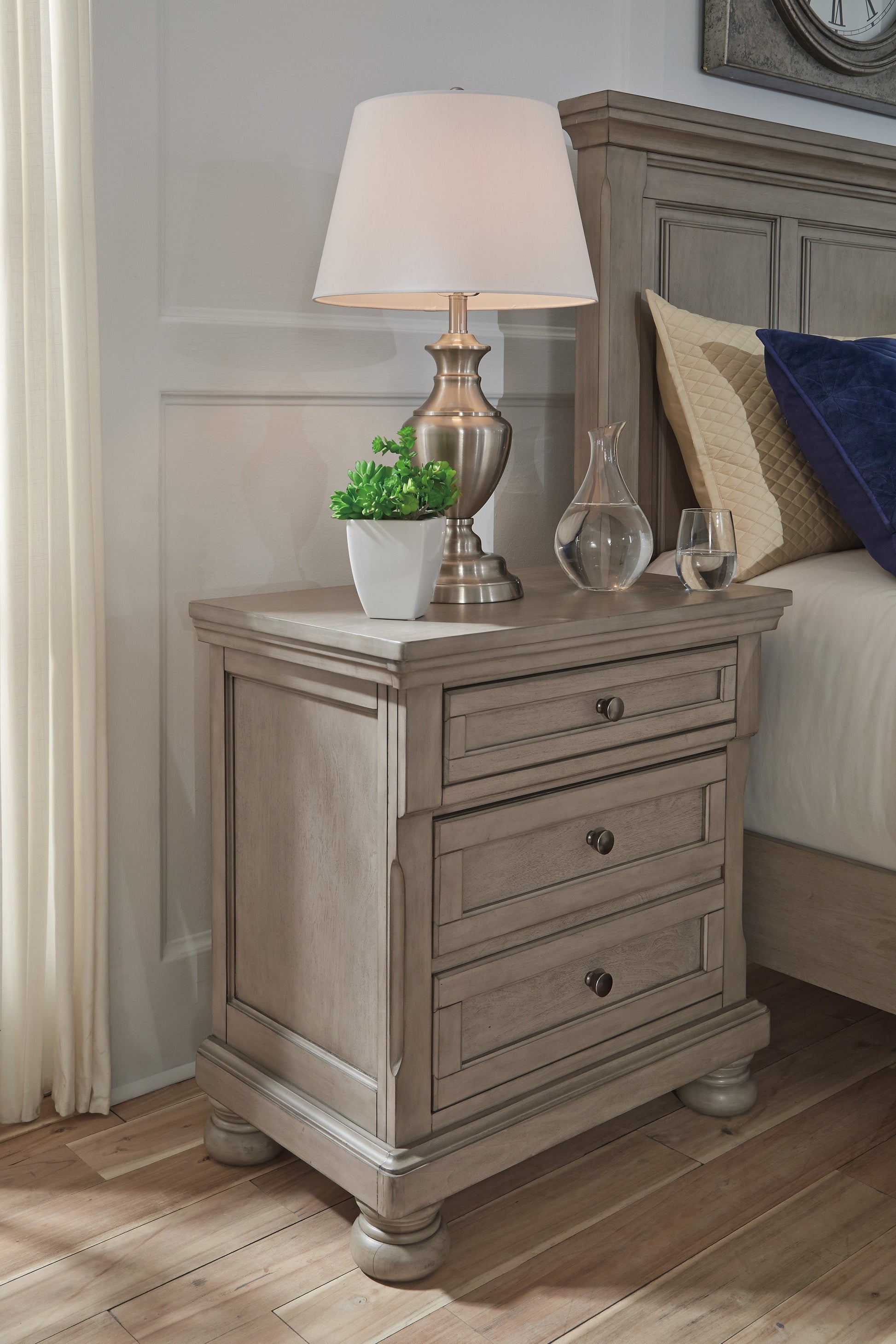 Lettner Light Gray Panel Bedroom Set - SET | B733-54 | B733-57 | B733-96 | B733-92 | B733-46 - Luna Furniture - Dallas Store