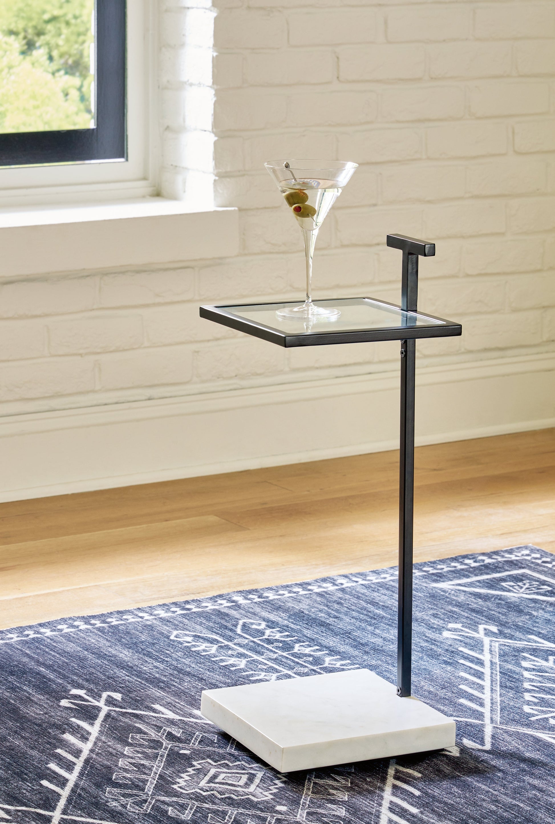 Mannill Black/White Accent Table - A4000630 - Luna Furniture - Dallas Store