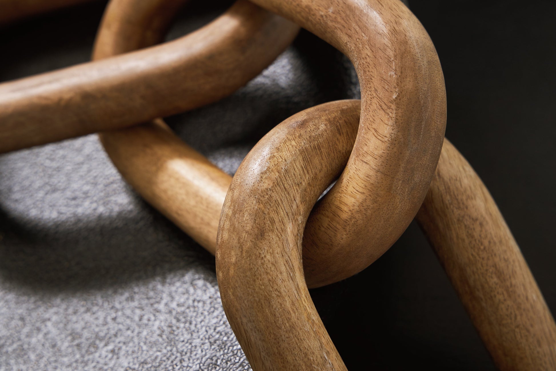 Mardelby Brown Sculpture - A2000631 - Luna Furniture - Dallas Store