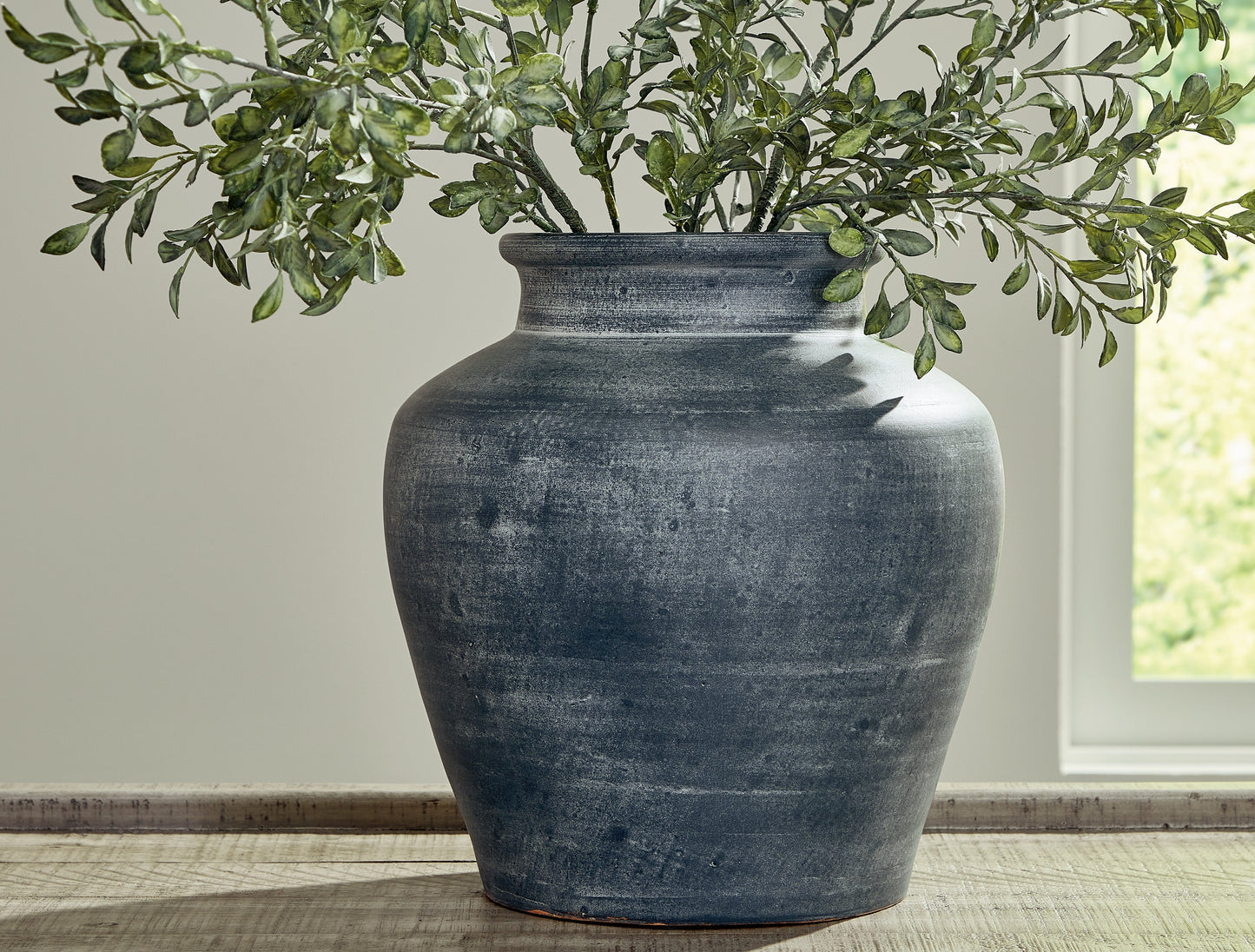 Meadie Distressed Blue Vase - A2000629 - Luna Furniture - Dallas Store