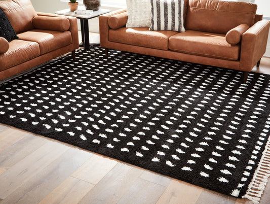 Minston Black/White 5' x 7' Rug - R405952 - Luna Furniture - Dallas Store
