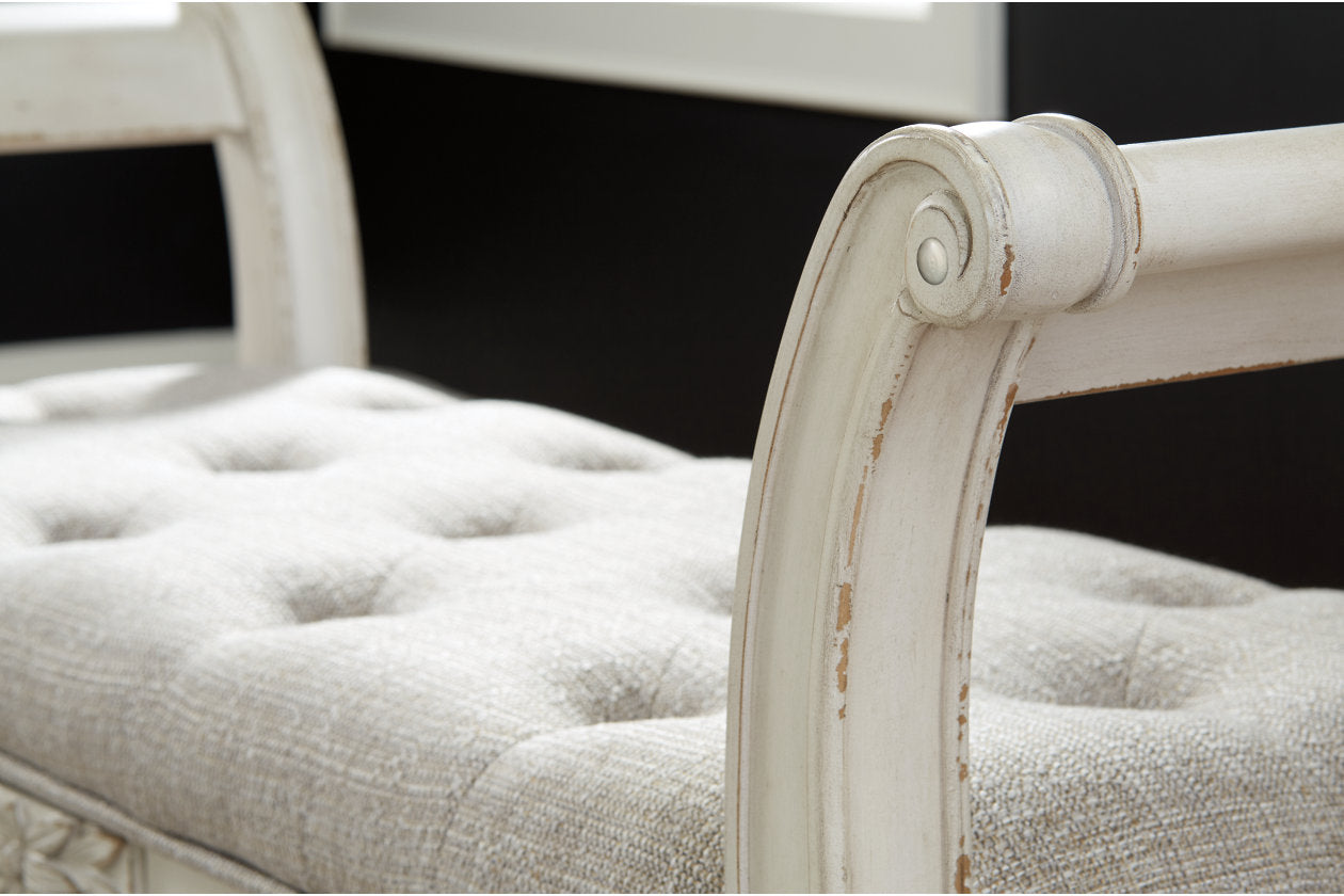 Realyn Antique White Accent Bench - A3000157 - Luna Furniture - Dallas Store