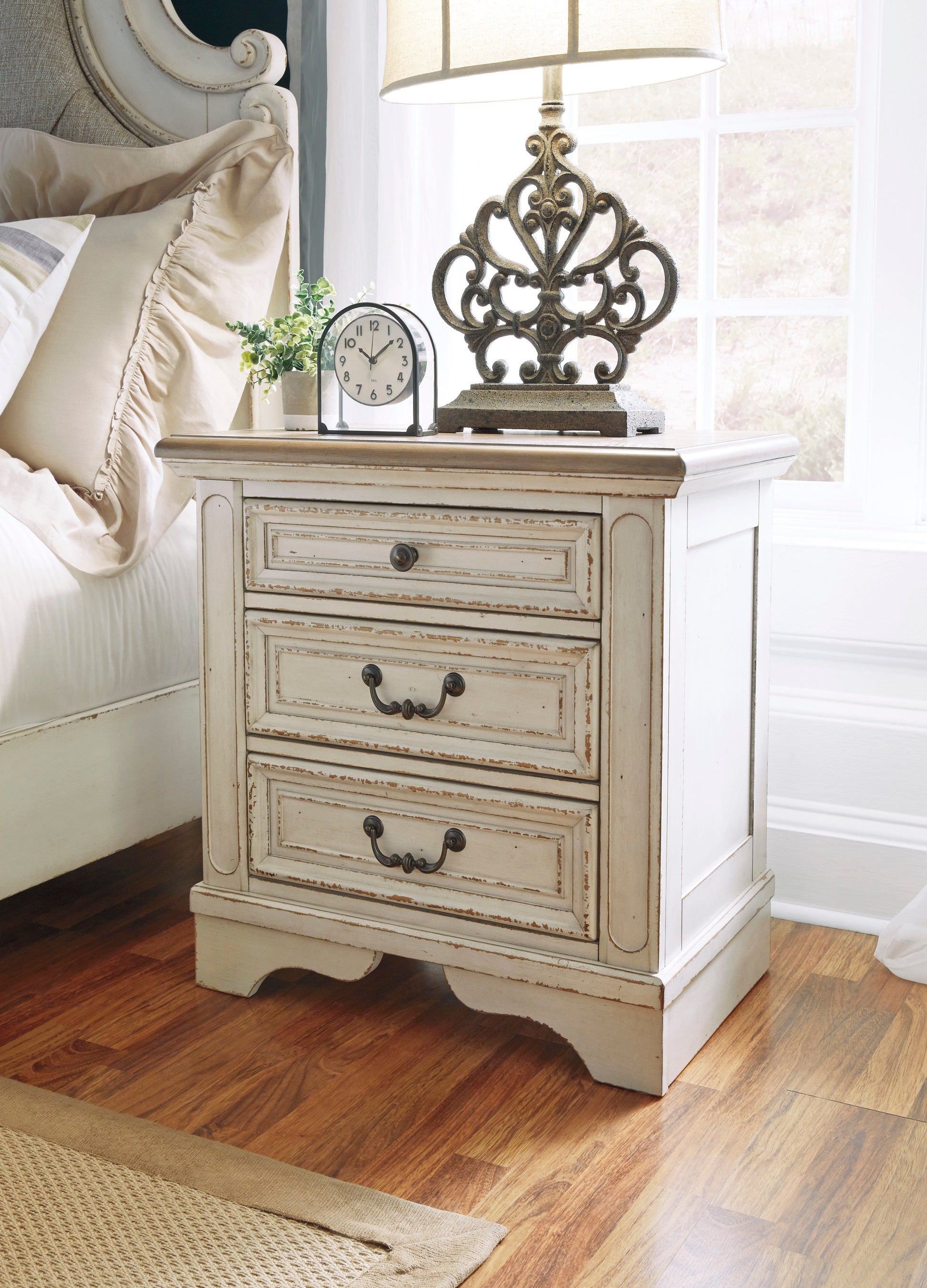 Realyn Chipped White Footboard Storage Platform Bedroom Set - SET | B743-54S | B743-57 | B743-196 | B743-93 | B743-46 - Luna Furniture - Dallas Store