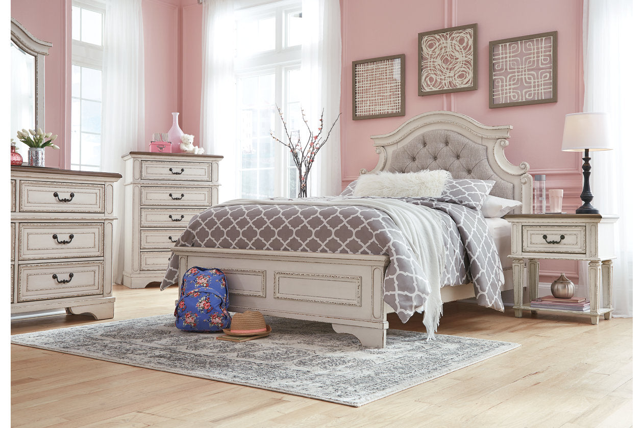 Realyn Chipped White Full Panel Bed - SET | B743-84 | B743-86 | B743-87 - Luna Furniture - Dallas Store