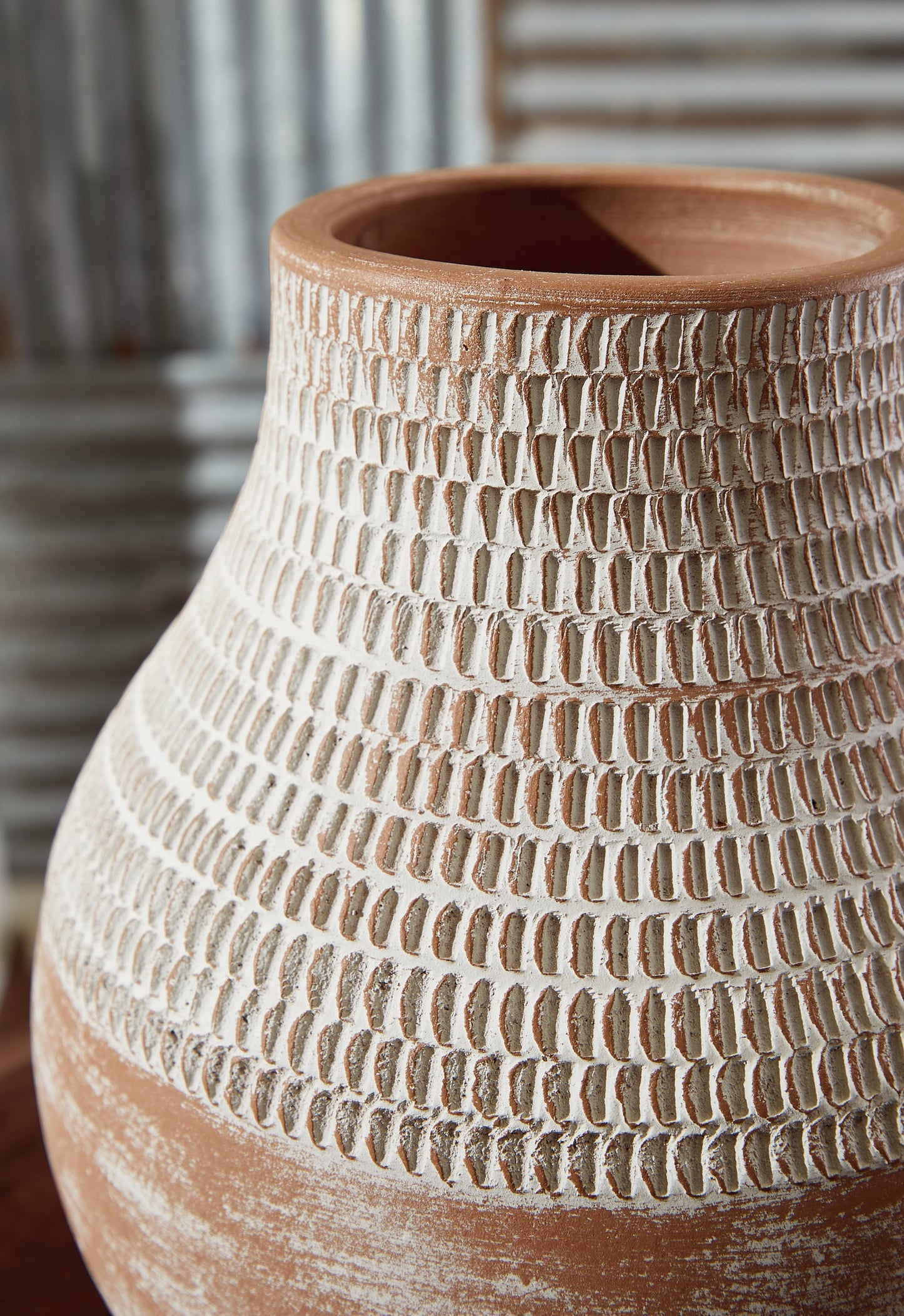 Reclove Distressed White Vase - A2000641 - Luna Furniture - Dallas Store