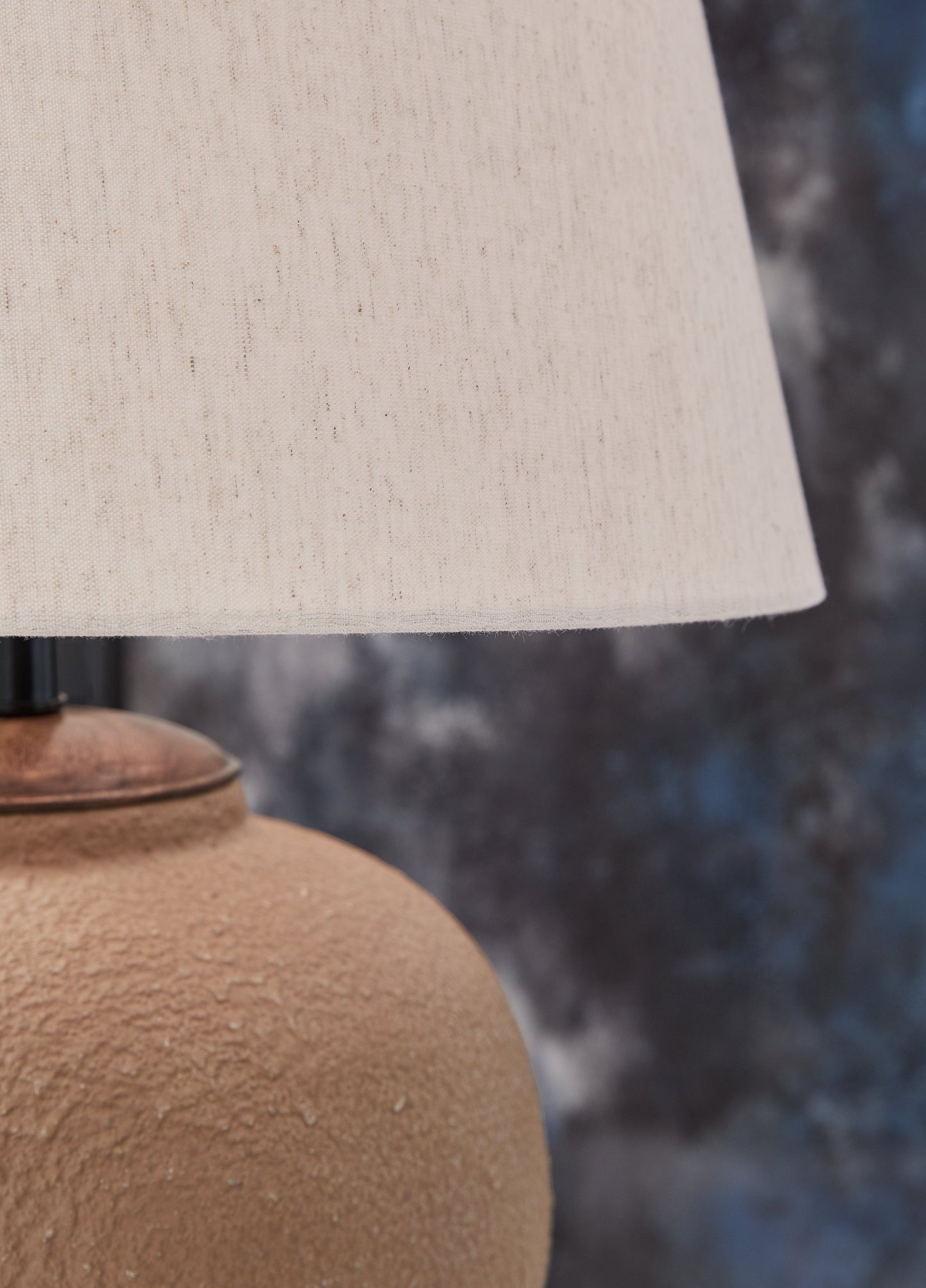 Scantor Rust Table Lamp - L207464 - Luna Furniture - Dallas Store