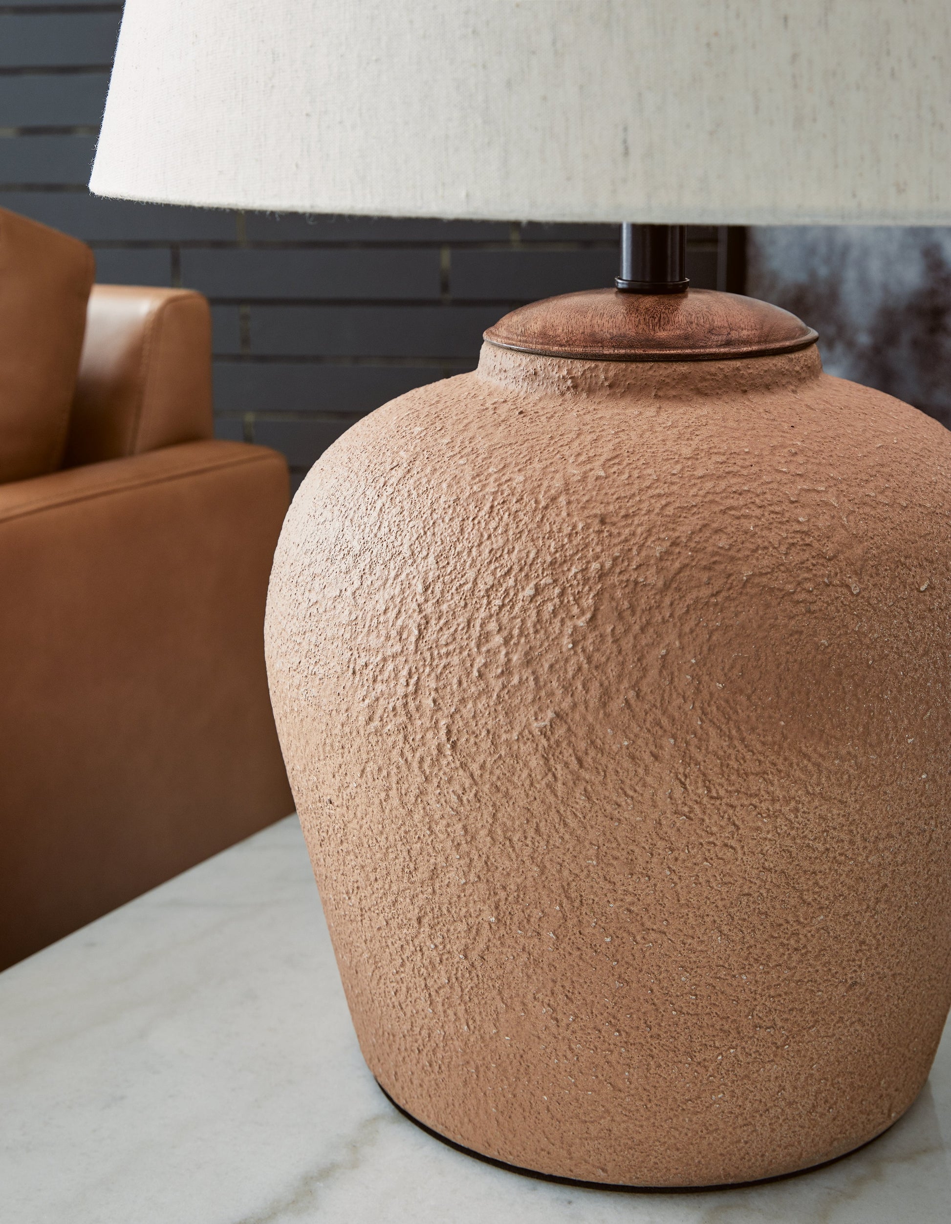 Scantor Rust Table Lamp - L207464 - Luna Furniture - Dallas Store