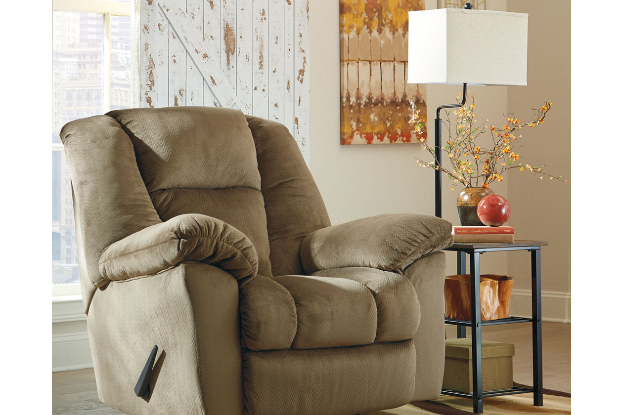 Shianne Black Floor Lamp - L734031 - Luna Furniture - Dallas Store