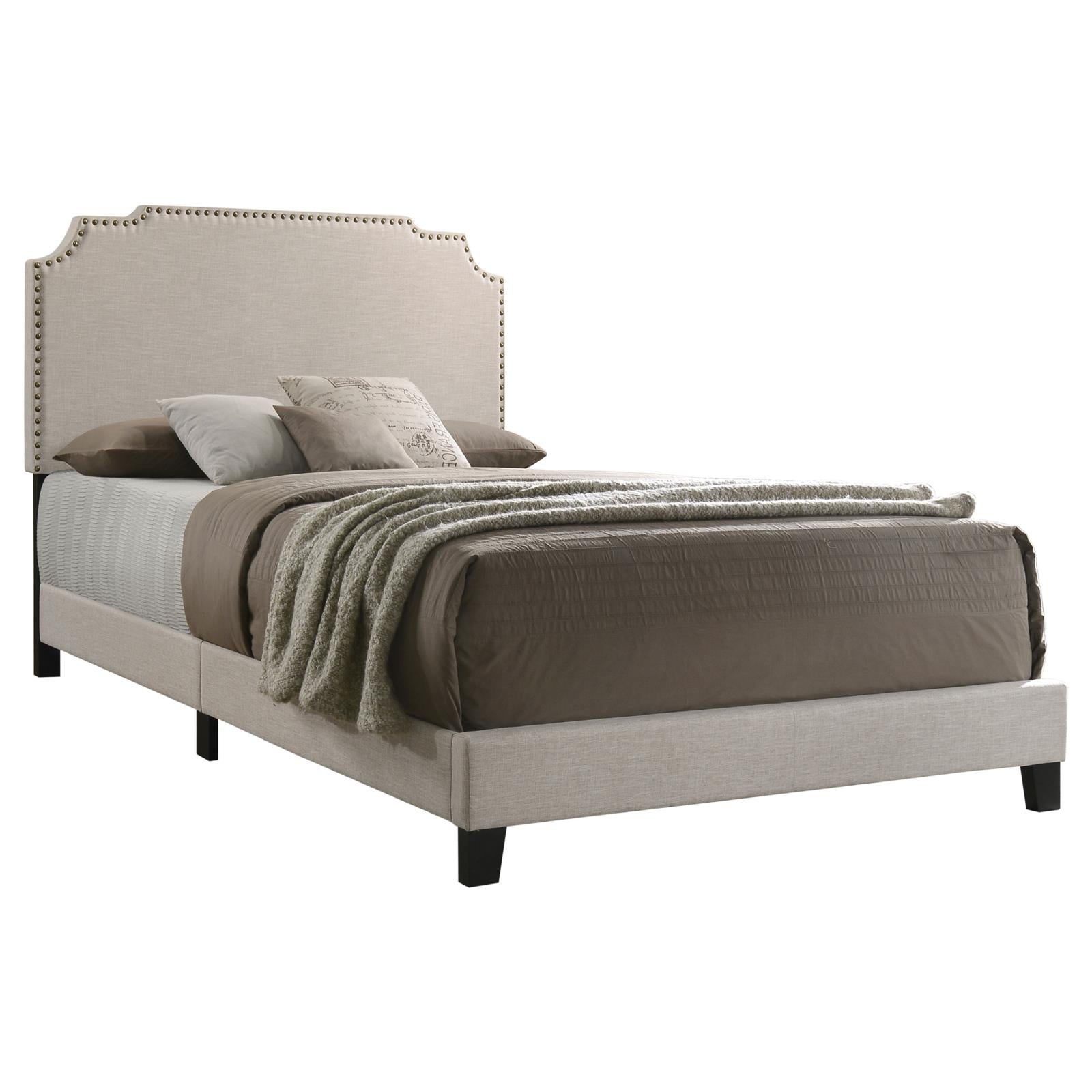 Tamarac Upholstered Nailhead Queen Bed Beige - 310061Q - Luna Furniture - Dallas Store
