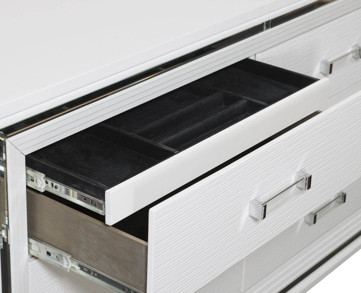 Tamsin White Dresser - 1616W-5 - Luna Furniture - Dallas Store