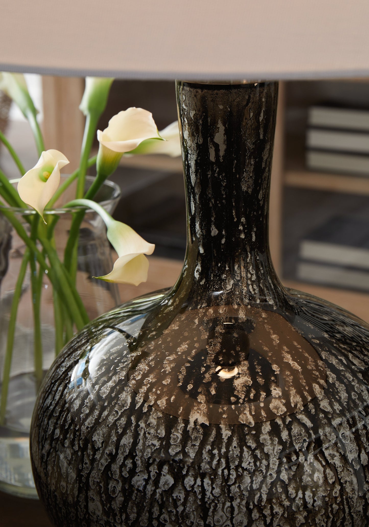 Tenslow Antique Black Table Lamp - L430844 - Luna Furniture - Dallas Store