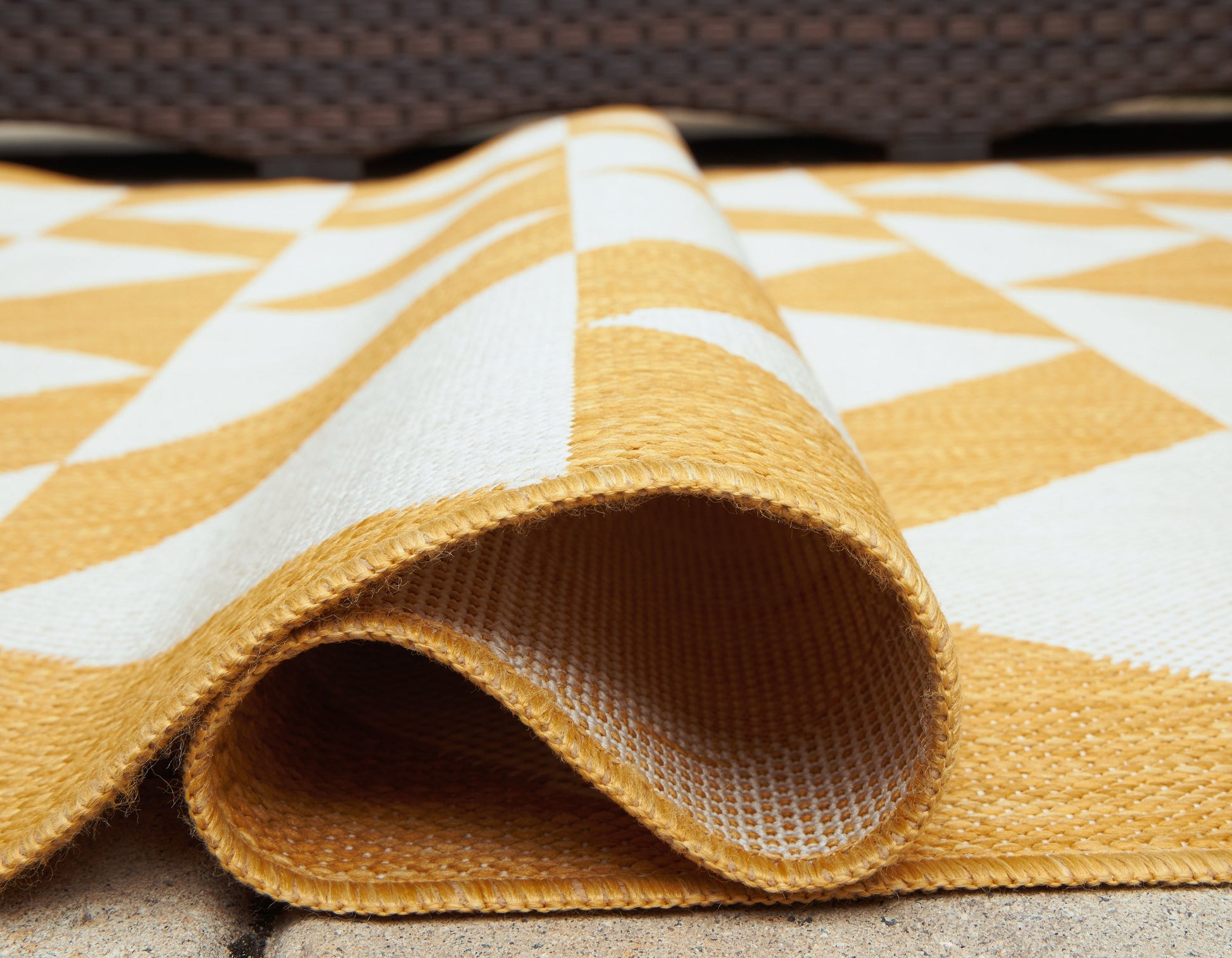 Thomley Ivory/Yellow 8' x 10' Rug - R900061 - Luna Furniture - Dallas Store