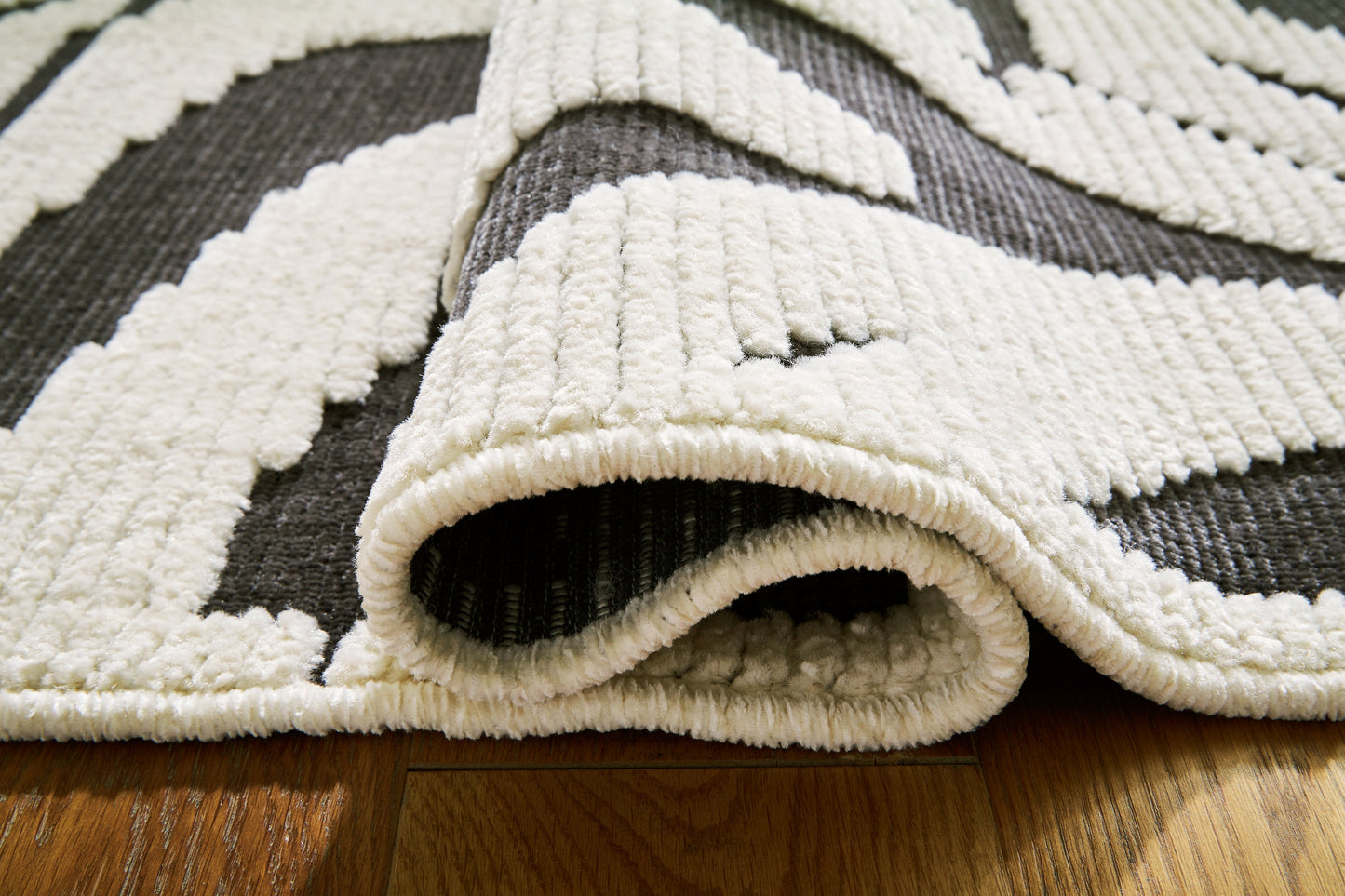 Thomwith Black/Ivory Large Rug - R406291 - Luna Furniture - Dallas Store