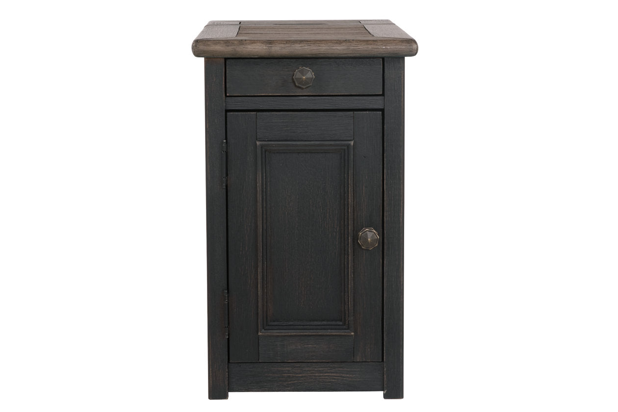Tyler Creek Grayish Brown/Black Chairside End Table with USB Ports & Outlets - T736-7 - Luna Furniture - Dallas Store