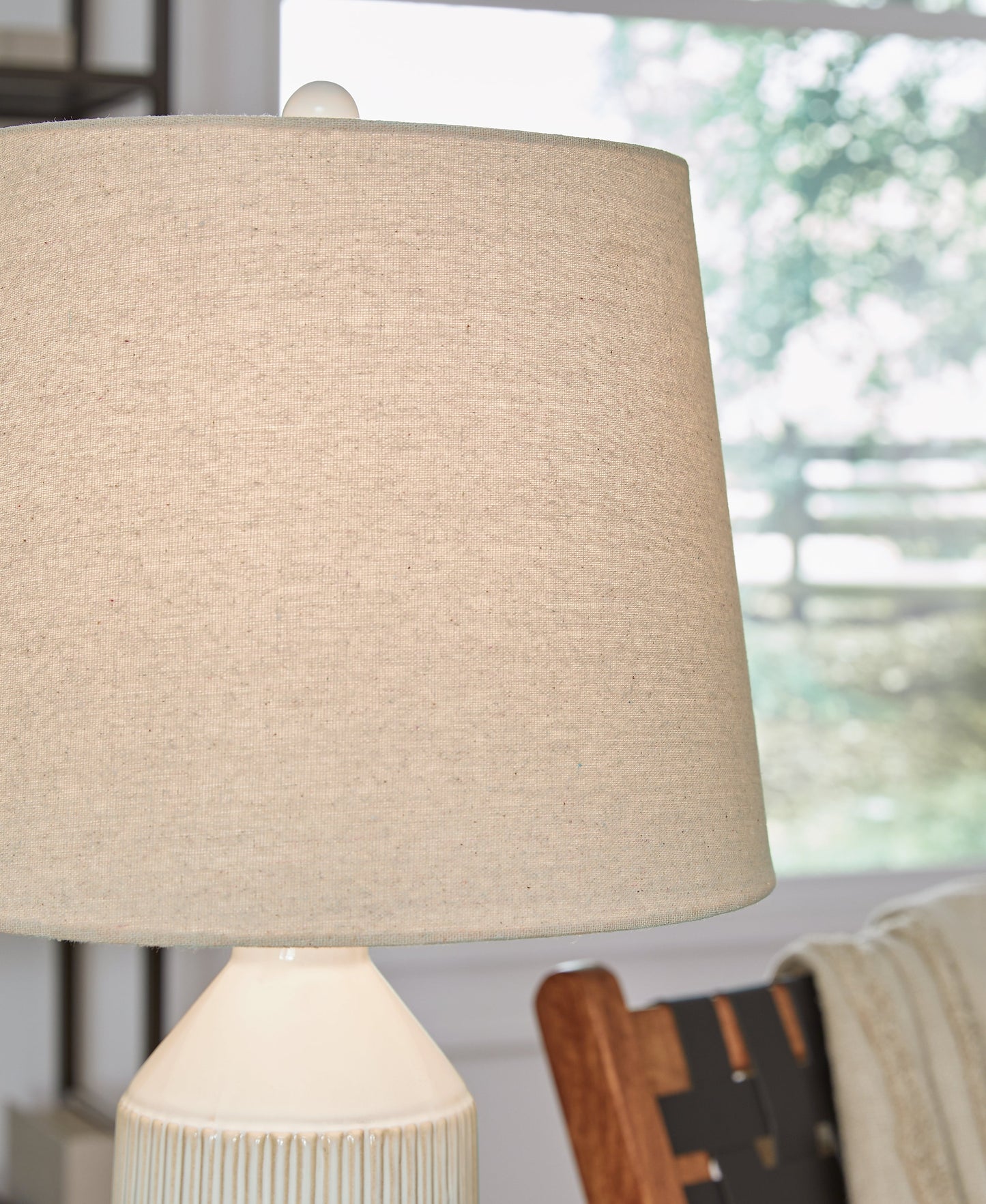 Willport Off White Table Lamp (Set of 2) - L177994 - Luna Furniture - Dallas Store
