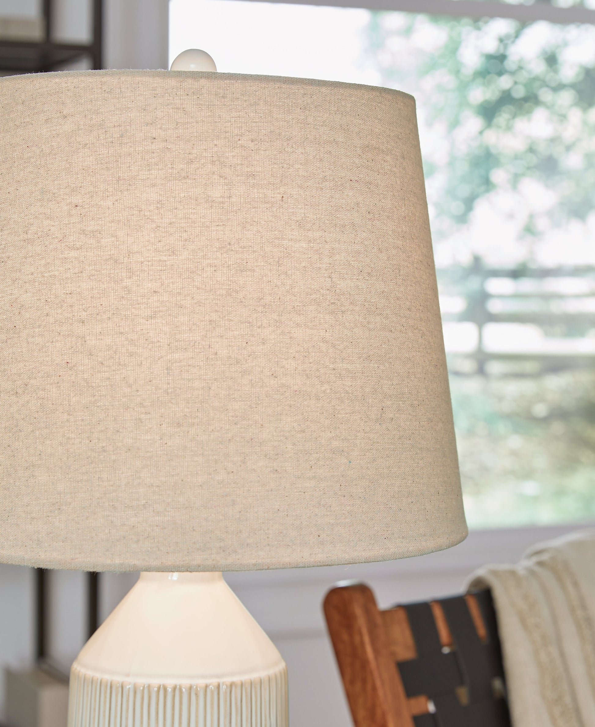 Willport Off White Table Lamp (Set of 2) - L177994 - Luna Furniture - Dallas Store