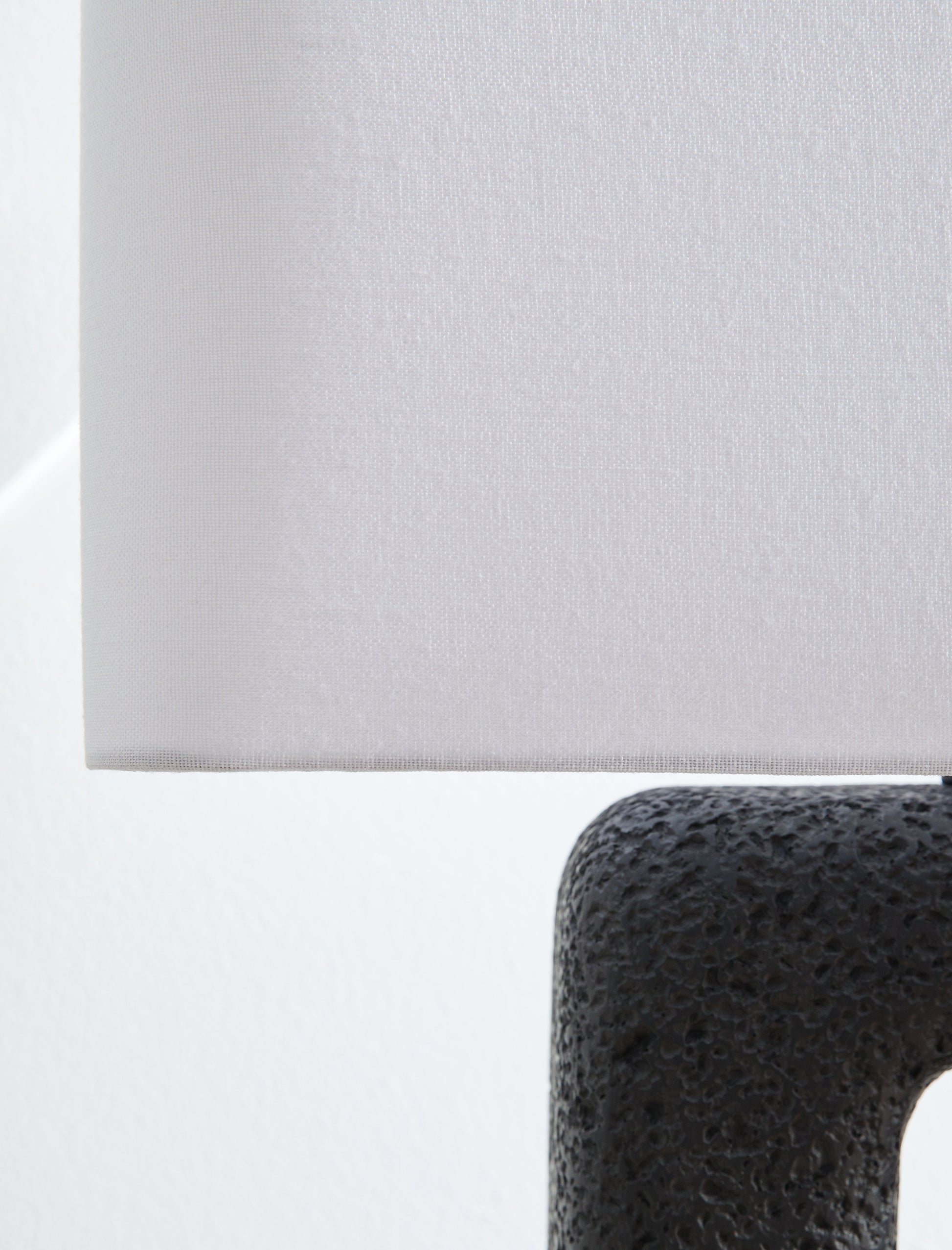 Wimmings Black Table Lamp (Set of 2) - L243654 - Luna Furniture - Dallas Store