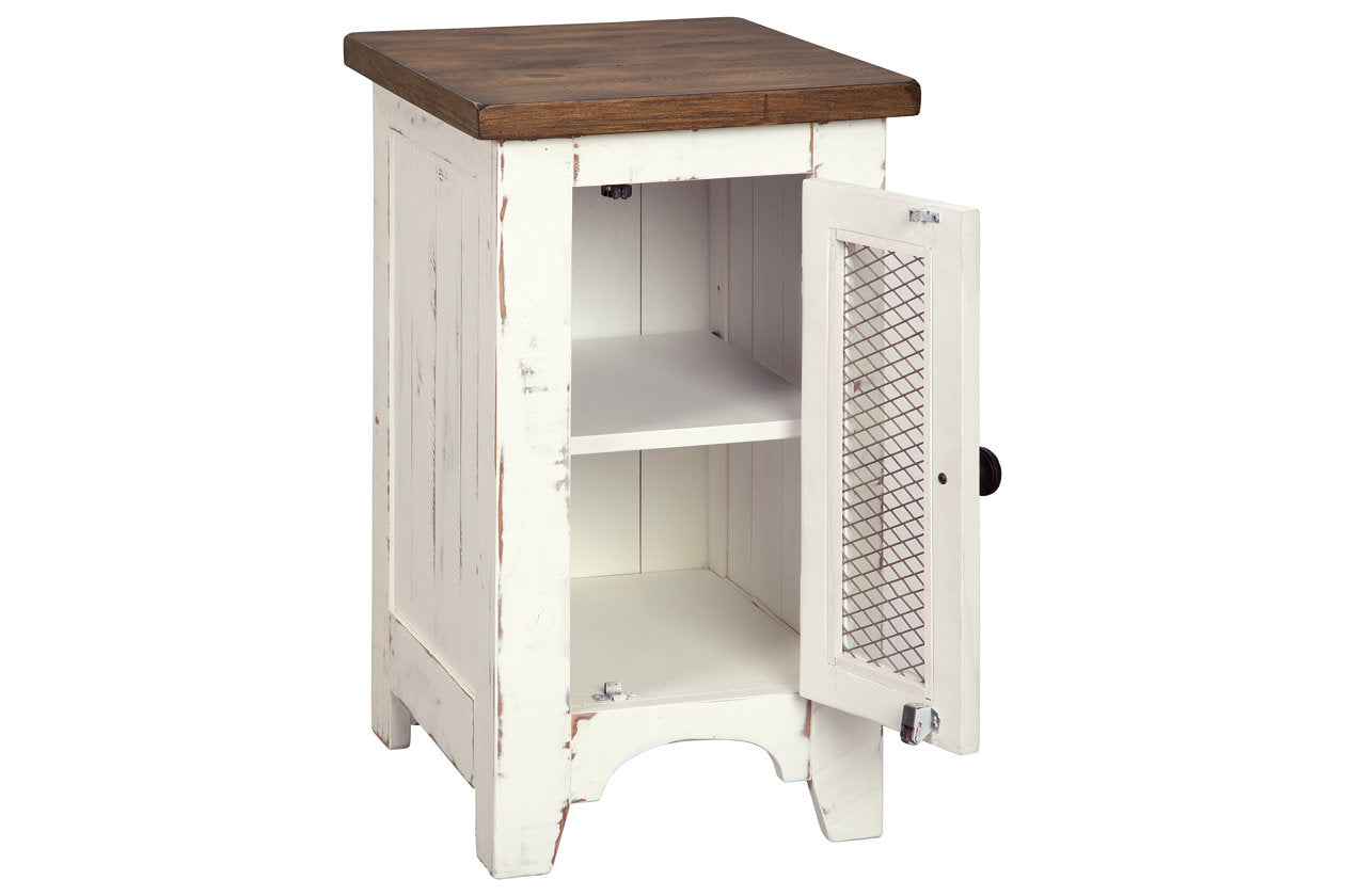 Wystfield White/Brown Chairside End Table - T459-7 - Luna Furniture - Dallas Store